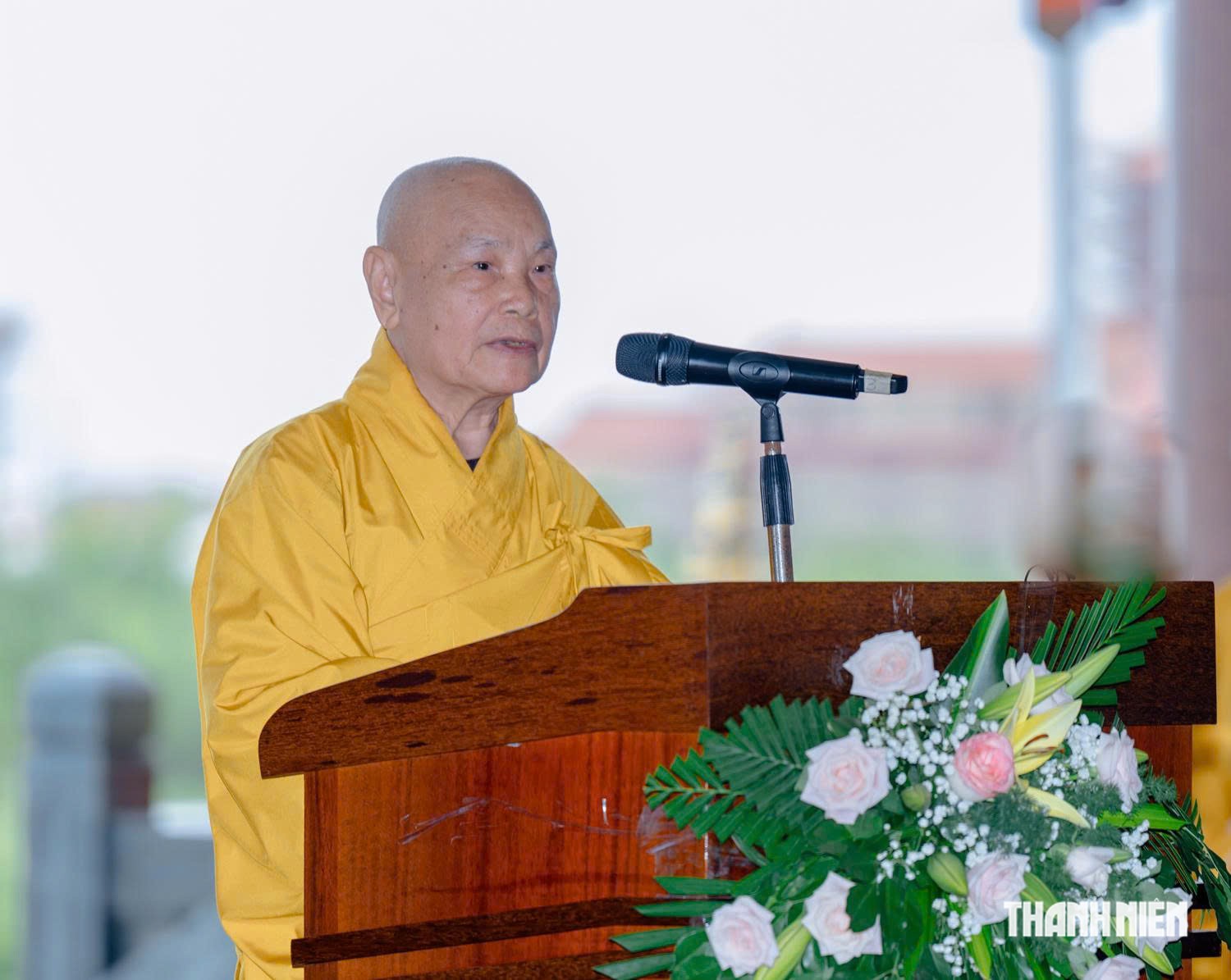 Đức Pháp chủ Giáo hội Phật giáo Việt Nam dự lễ tưởng niệm anh hùng liệt sĩ - Ảnh 5.