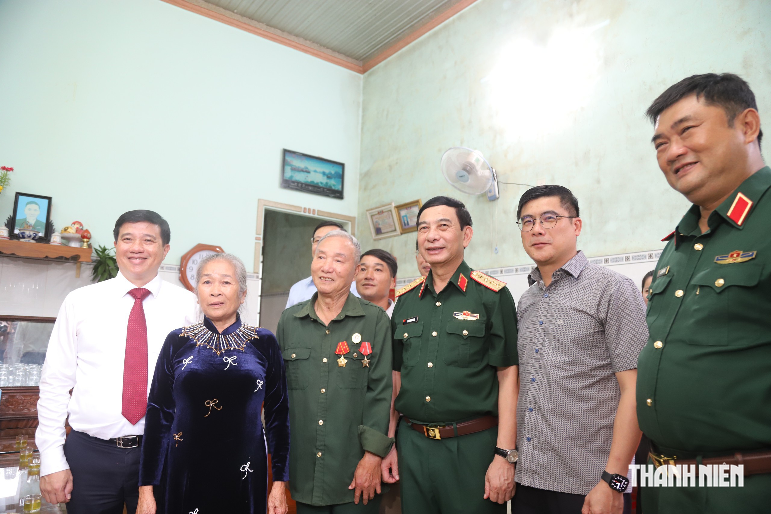 Đại tướng Phan Văn Giang thăm, tặng quà gia đình chính sách tại Lâm Đồng - Ảnh 4.
