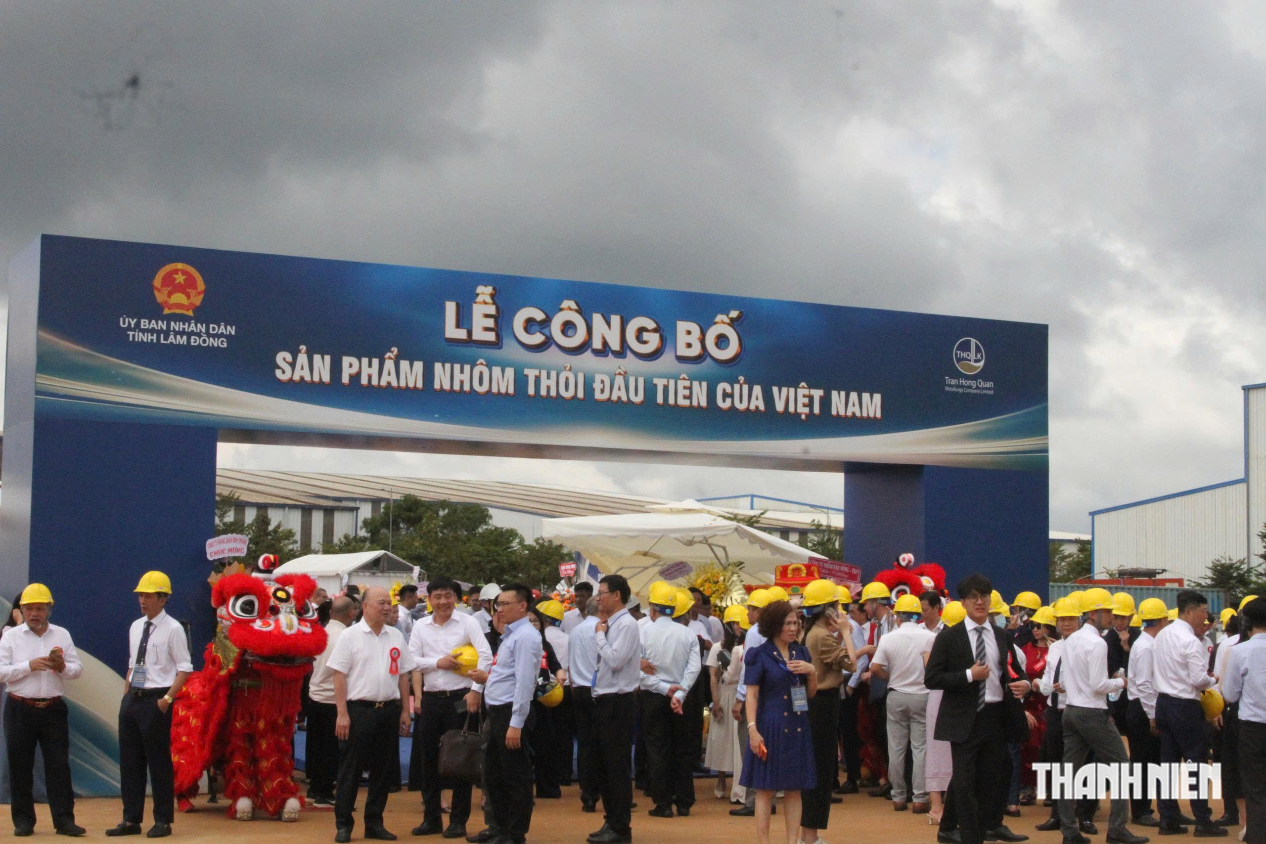 Lâm Đồng công bố sản phẩm nhôm thỏi đầu tiên do Việt Nam sản xuất- Ảnh 1.