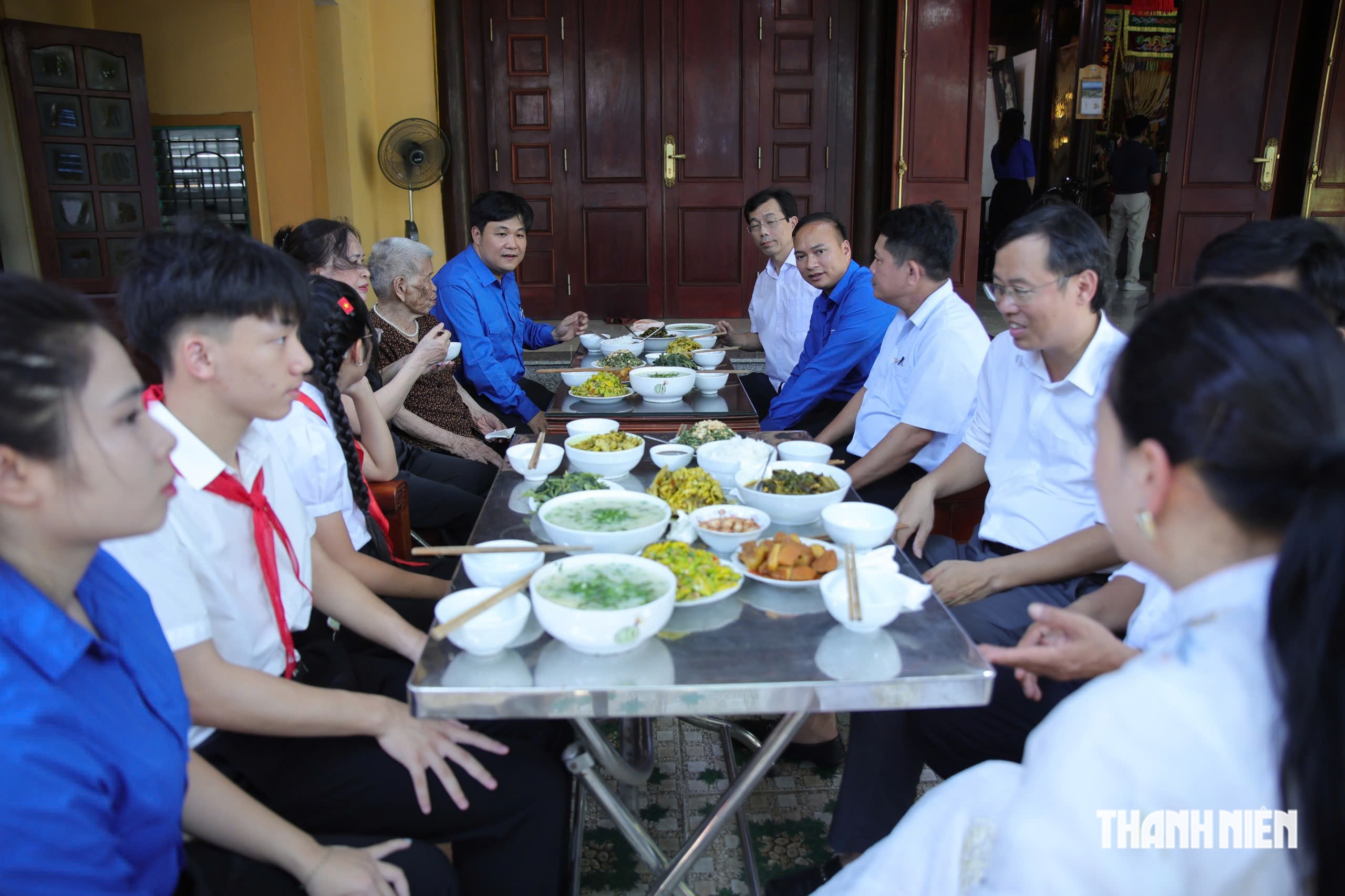Bí thư thứ nhất T.Ư Đoàn Bùi Quang Huy thăm, tặng quà nữ cựu TNXP Truông Bồn- Ảnh 7.