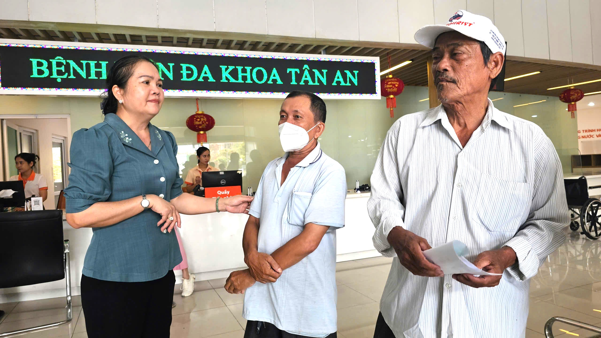 Bệnh viện đa khoa Quốc tế Tân An chung tay vì cộng đồng - Ảnh 1.
