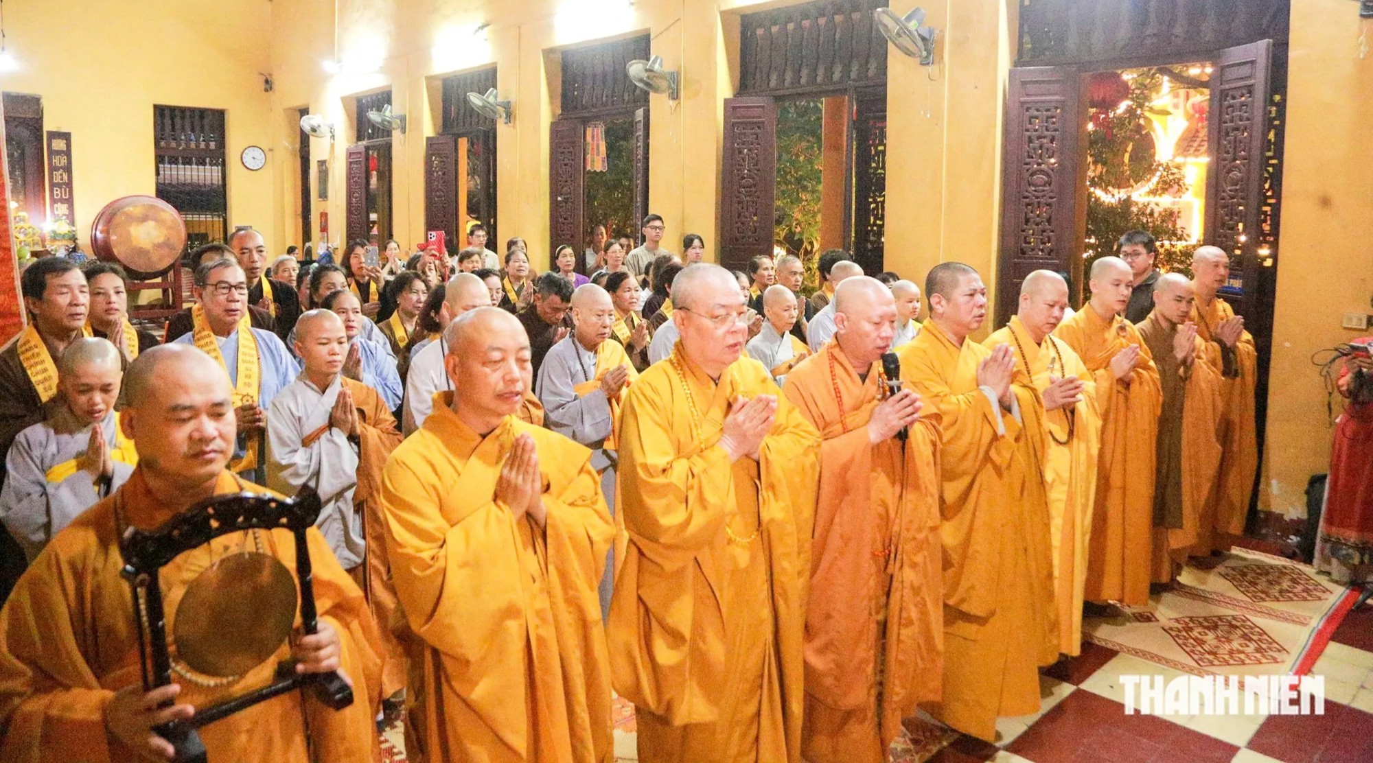 3 hồi chuông trống bát nhã thiêng liêng, tri ân liệt sỹ tại chùa Quán Sứ - Ảnh 2.