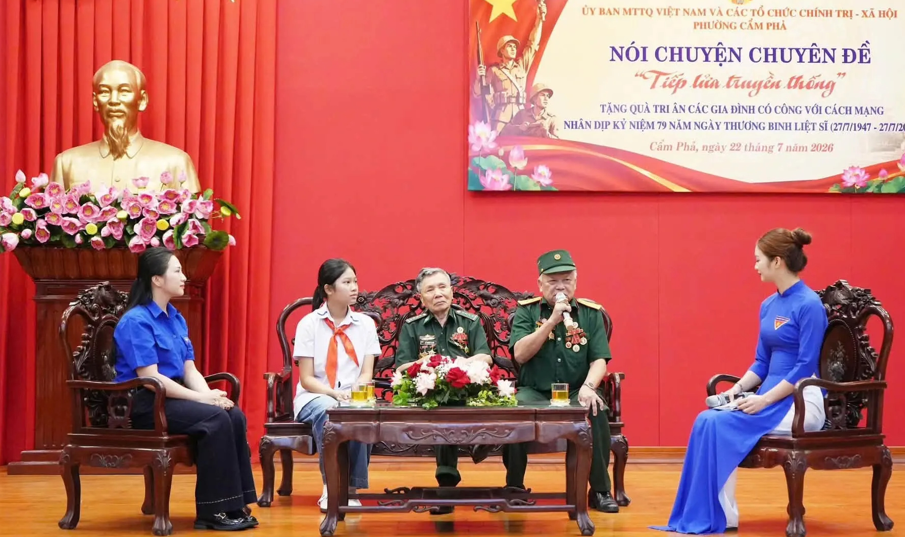 Phục dựng ảnh liệt sĩ trao tặng thân nhân - Ảnh 2.