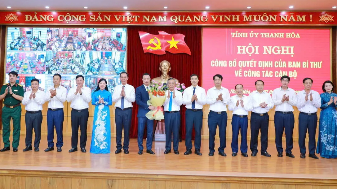 Thiếu tướng Tô Anh Dũng được bầu làm Chủ tịch UBND tỉnh Thanh Hóa - Ảnh 4.