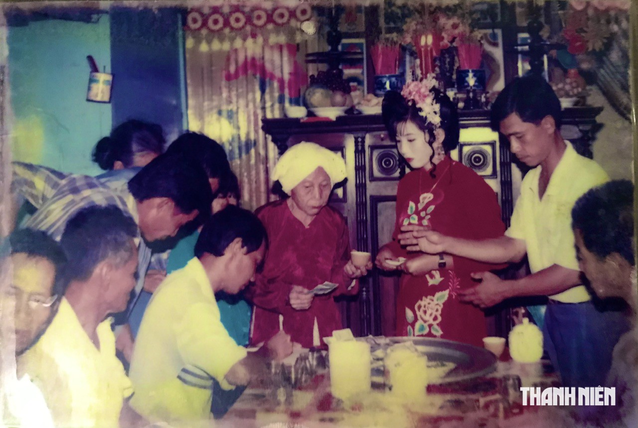 Phong tục ‘coi mắt’ ở miền Tây: Thử thách kín đáo chọn dâu hiền - Ảnh 2.