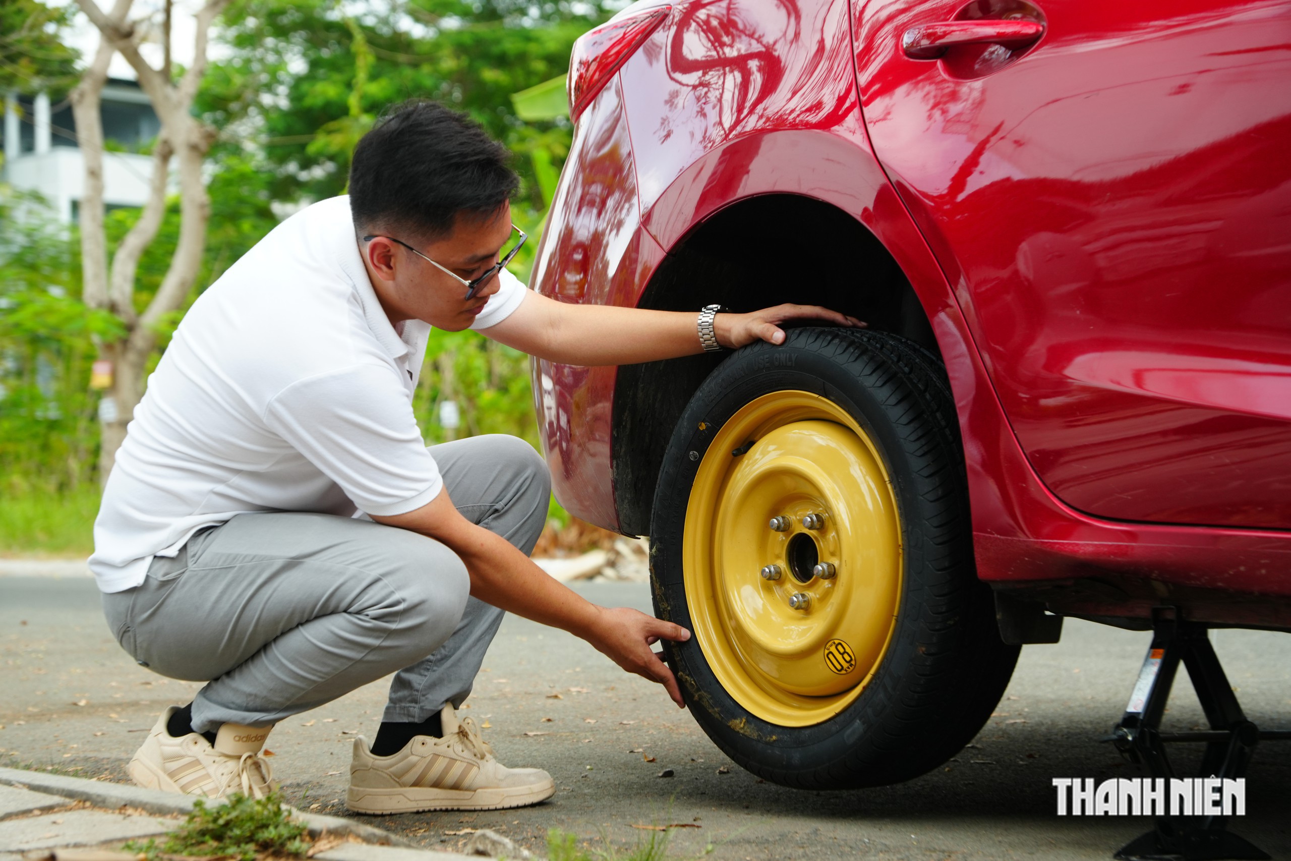 Lốp dự phòng nhỏ hơn lốp chính có bất thường? - Ảnh 2.
