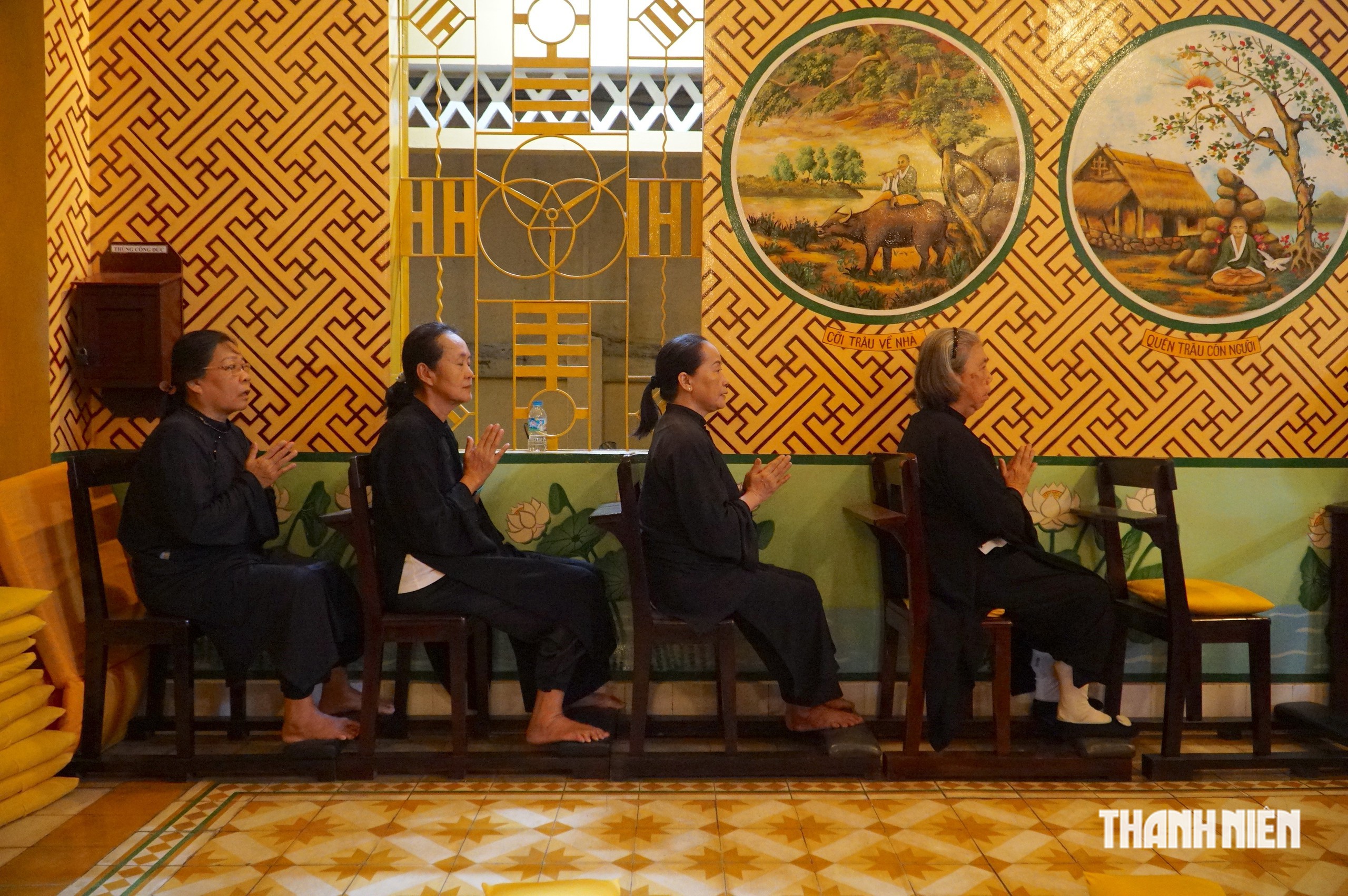 Lễ c&uacute;ng rằm thuận theo &lsquo;&acirc;m &ndash; dương&rsquo; tại ng&ocirc;i ch&ugrave;a kh&ocirc;ng thờ tượng Phật ở TP.HCM - Ảnh 12.