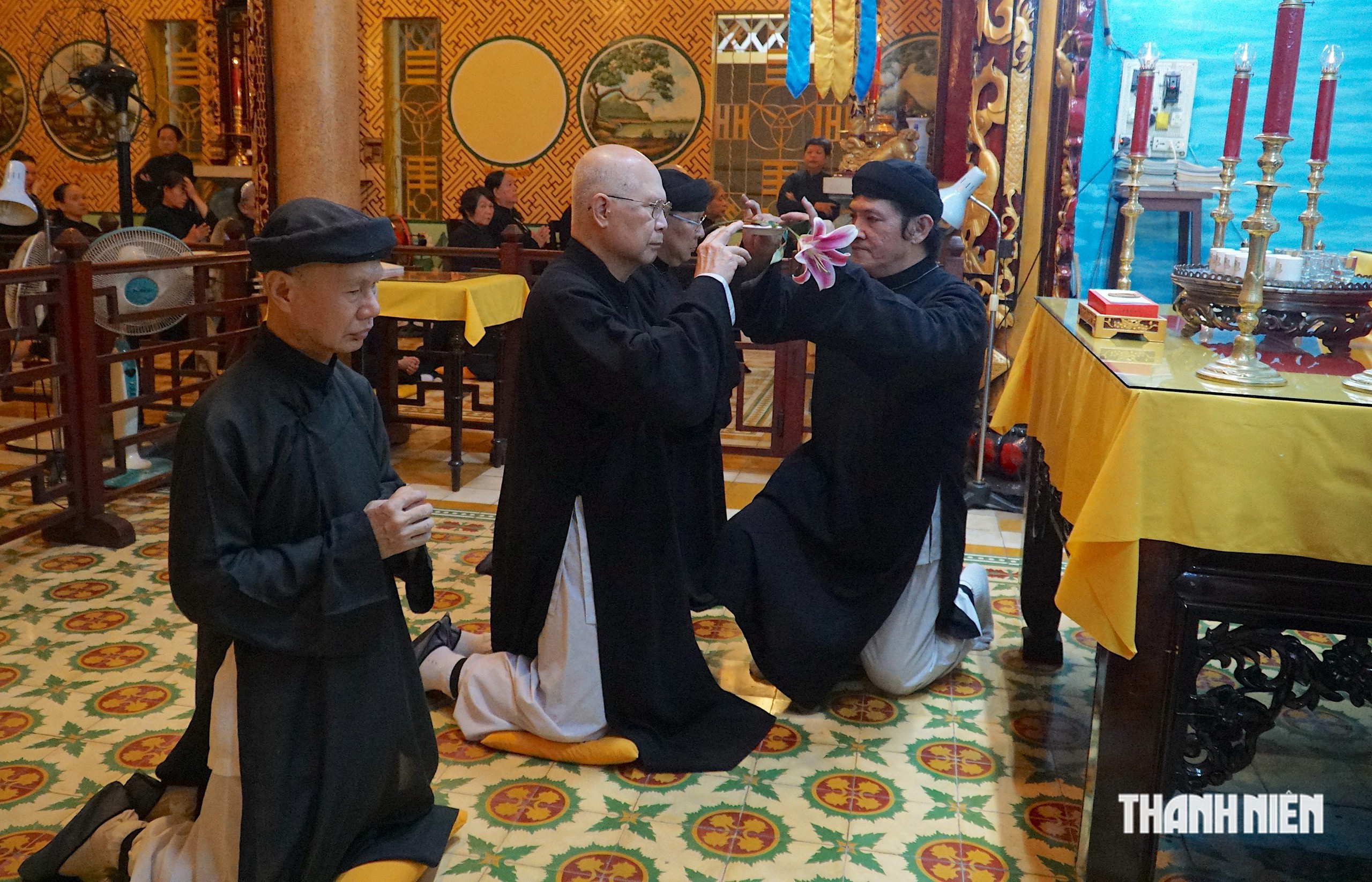 Lễ c&uacute;ng rằm thuận theo &lsquo;&acirc;m &ndash; dương&rsquo; tại ng&ocirc;i ch&ugrave;a kh&ocirc;ng thờ tượng Phật ở TP.HCM - Ảnh 6.