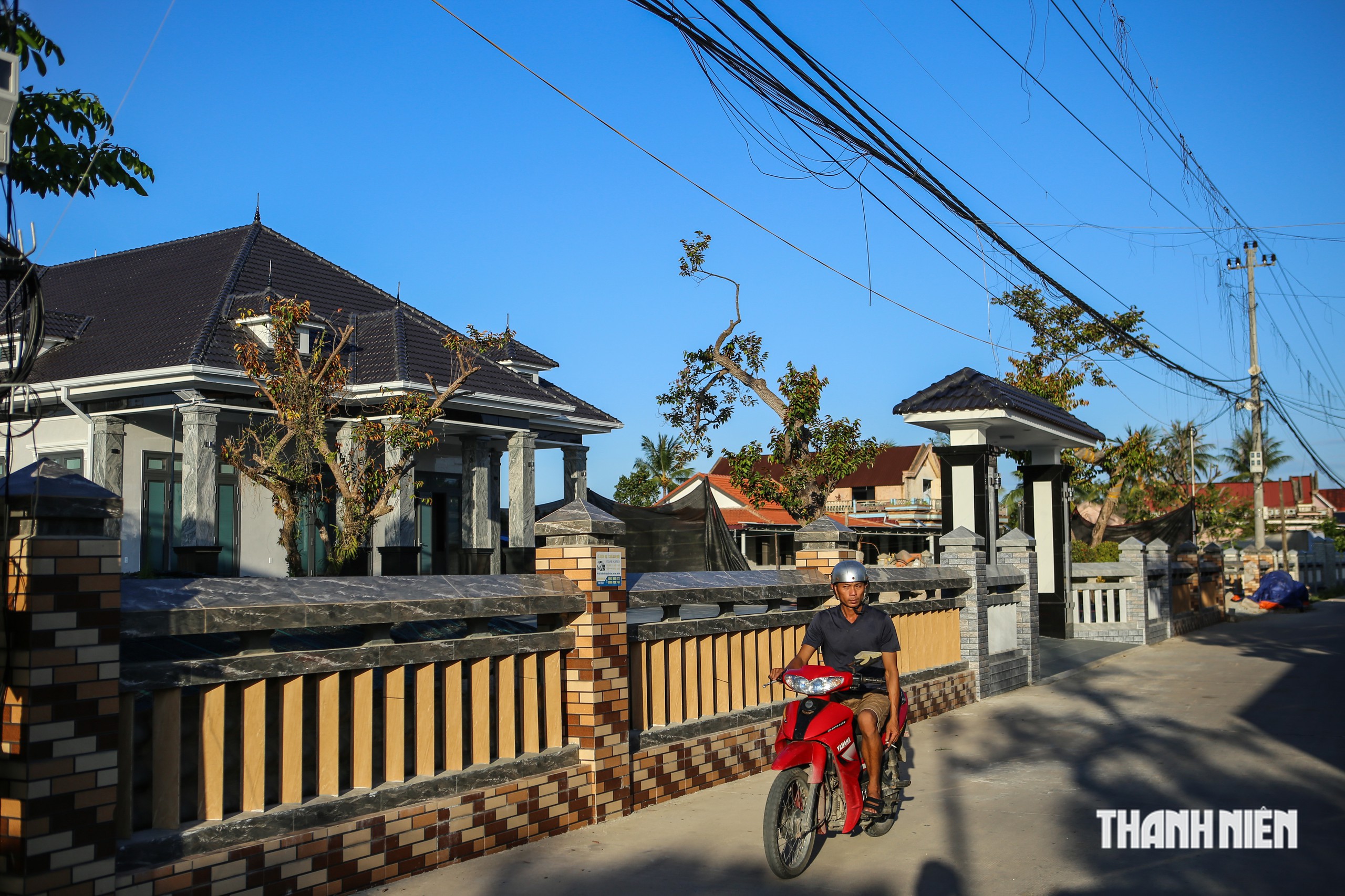 Biệt thự mọc l&ecirc;n như nấm ở l&agrave;ng 'xuất ngoại' ven biển xứ Huế- Ảnh 12.