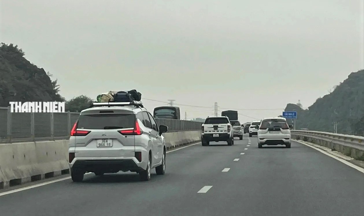  Nhiều người hiểu sai về ‘làn vượt xe’ trên cao tốc  - Ảnh 2.
