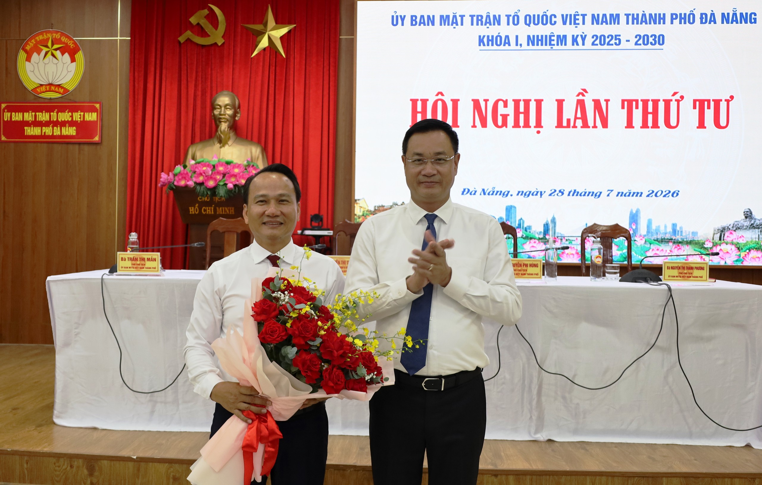 Phó bí thư Thường trực Thành ủy làm Chủ tịch MTTQ thành phố Đà Nẵng - Ảnh 1.