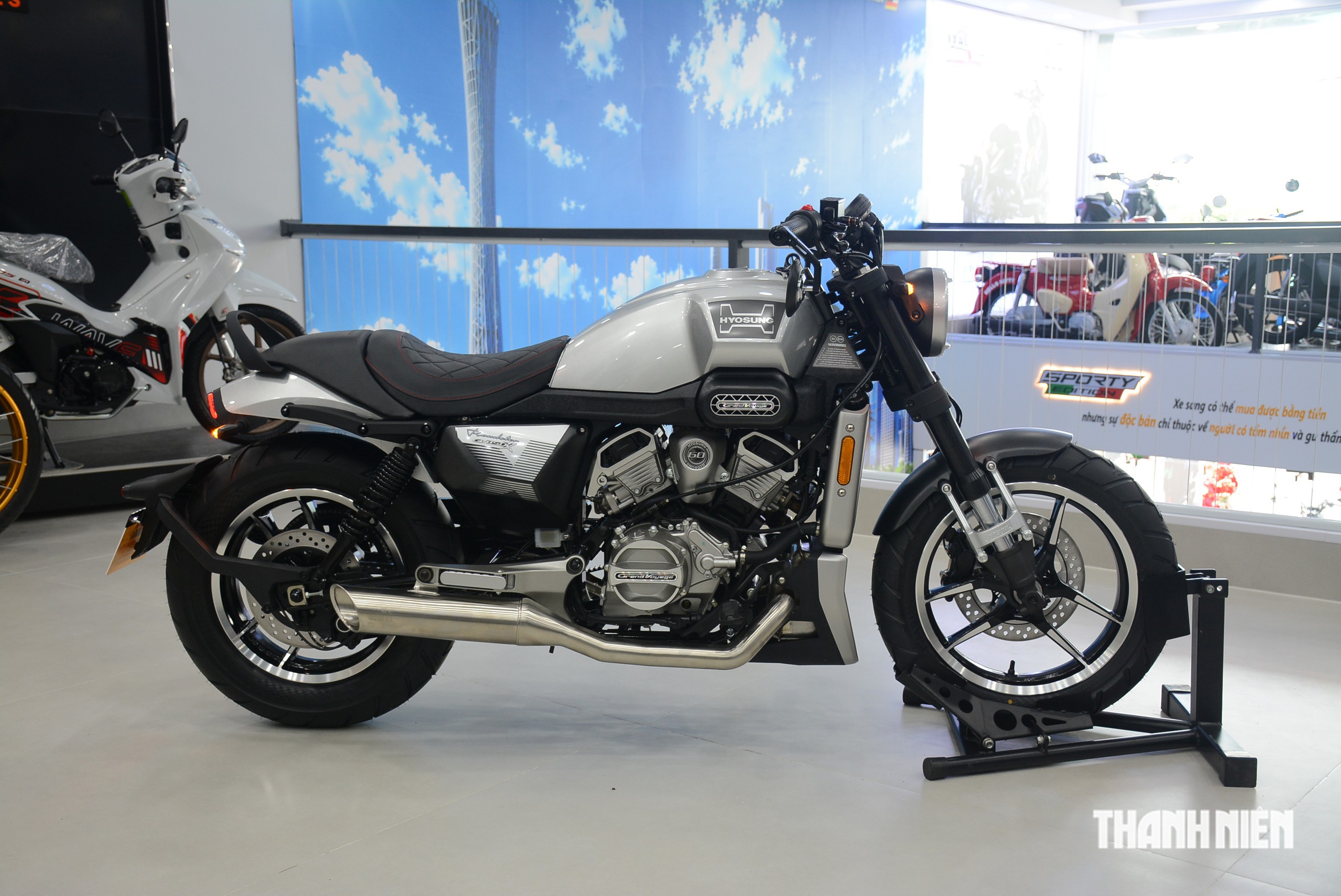 M&ocirc; t&ocirc; cruiser thương hiệu H&agrave;n Quốc Hyosung GV350X về Việt Nam, gi&aacute; 135 triệu - Ảnh 6.