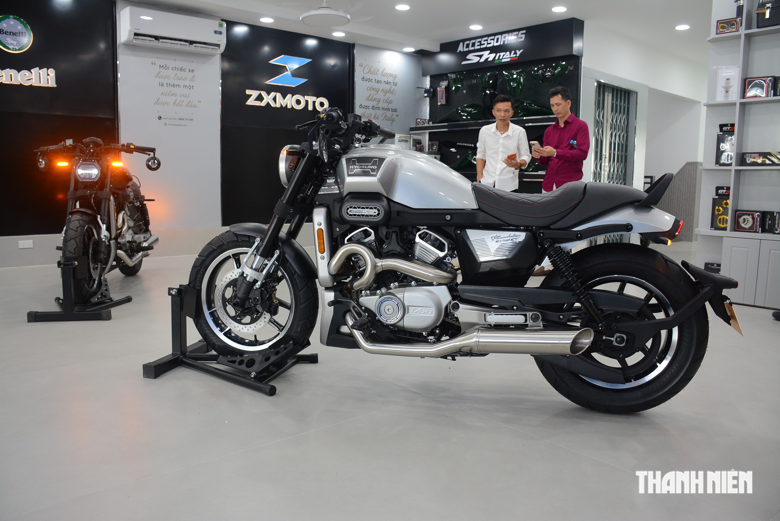 M&ocirc; t&ocirc; cruiser thương hiệu H&agrave;n Quốc Hyosung GV350X về Việt Nam, gi&aacute; 135 triệu - Ảnh 2.