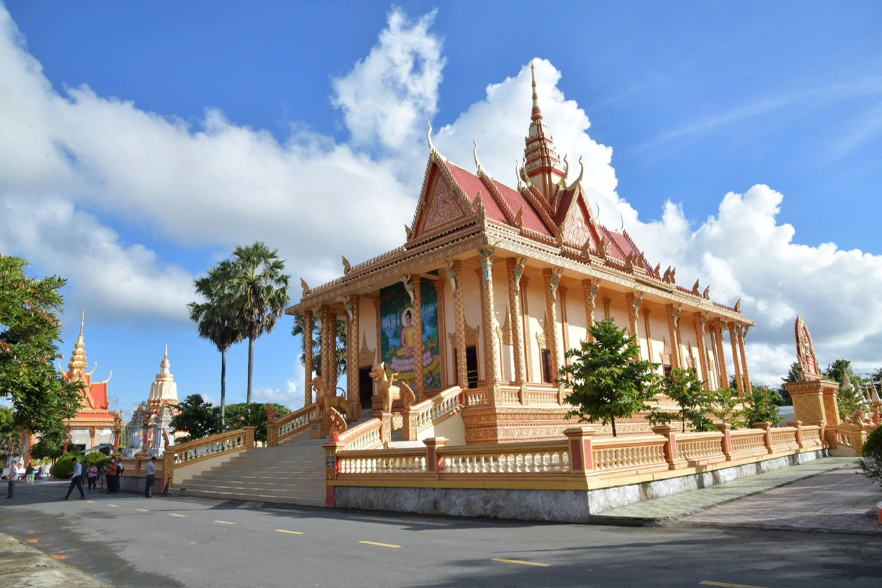 Kh&aacute;m ph&aacute; ch&ugrave;a Xi&ecirc;m C&aacute;n: Tuyệt t&aacute;c kiến tr&uacute;c tr&aacute;ng lệ của đồng b&agrave;o Khmer Nam bộ  - Ảnh 10.