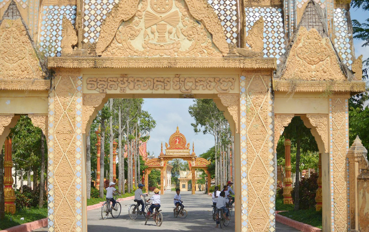 Kh&aacute;m ph&aacute; ch&ugrave;a Xi&ecirc;m C&aacute;n: Tuyệt t&aacute;c kiến tr&uacute;c tr&aacute;ng lệ của đồng b&agrave;o Khmer Nam bộ  - Ảnh 4.