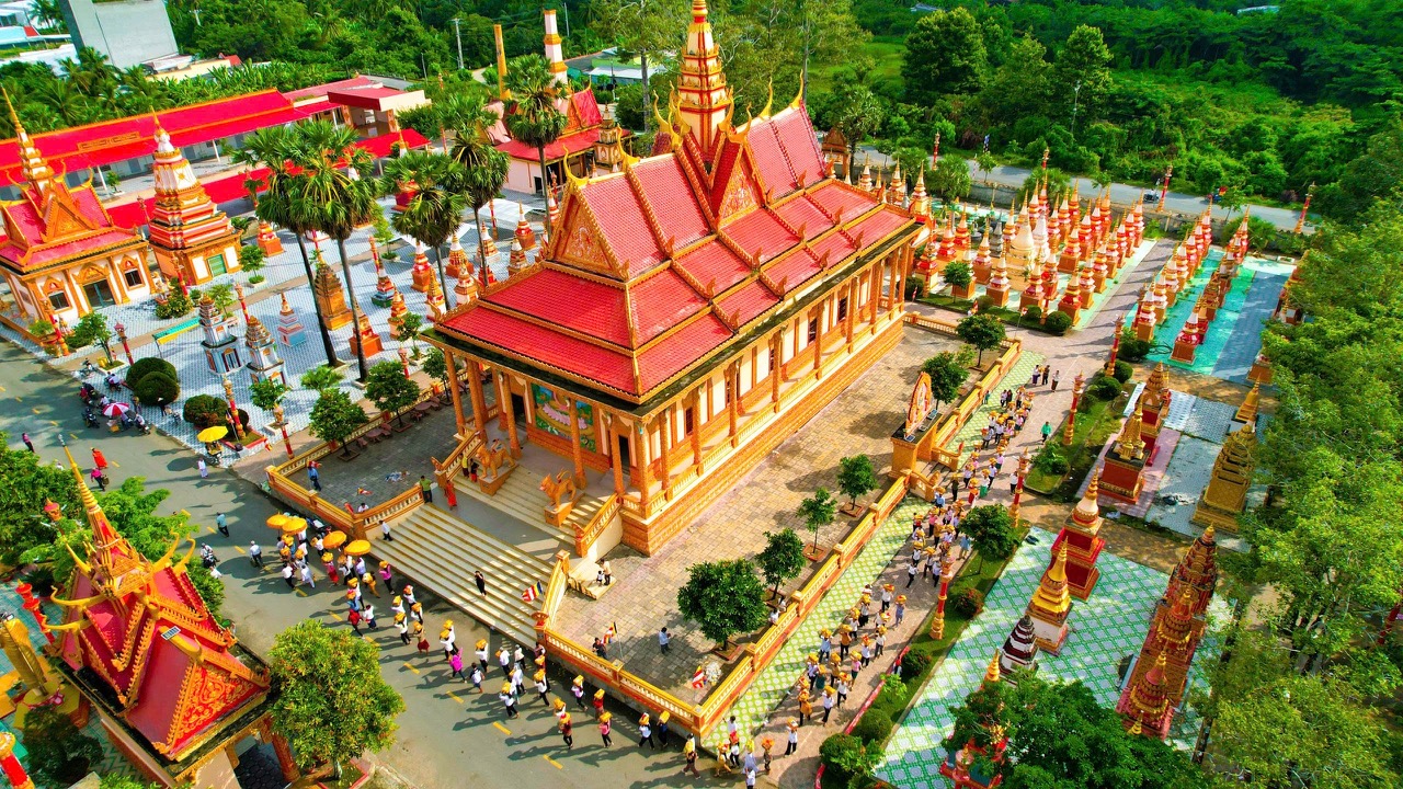 Kh&aacute;m ph&aacute; ch&ugrave;a Xi&ecirc;m C&aacute;n: Tuyệt t&aacute;c kiến tr&uacute;c tr&aacute;ng lệ của đồng b&agrave;o Khmer Nam bộ  - Ảnh 8.