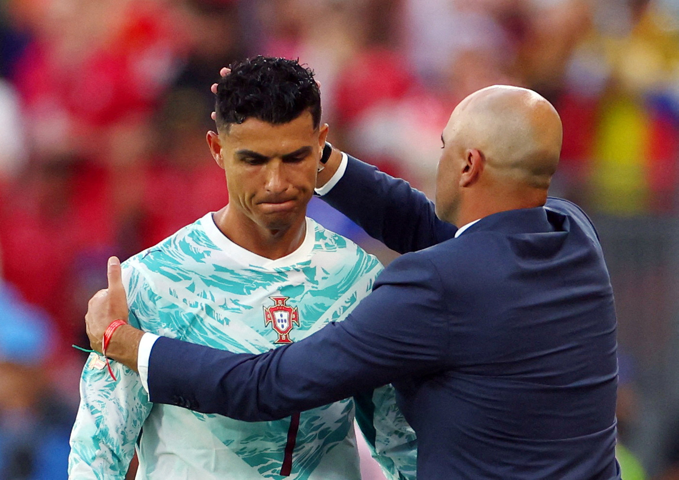 Ronaldo và chuyến 'tàu lượn cảm xúc'- Ảnh 6.
