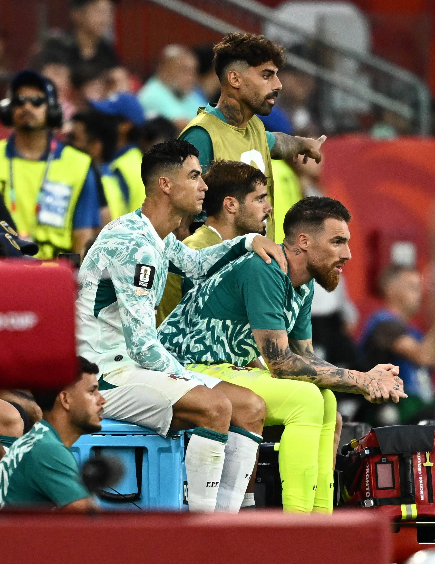 Ronaldo và chuyến 'tàu lượn cảm xúc'- Ảnh 7.