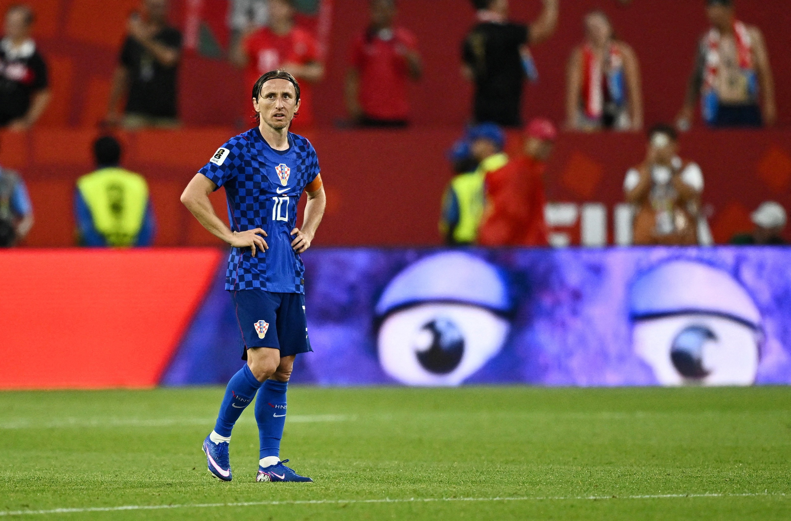Modric đau đớn, thẫn thờ khi Croatia bị Bồ Đào Nha loại sau lỗi việt vị oan nghiệt- Ảnh 4.