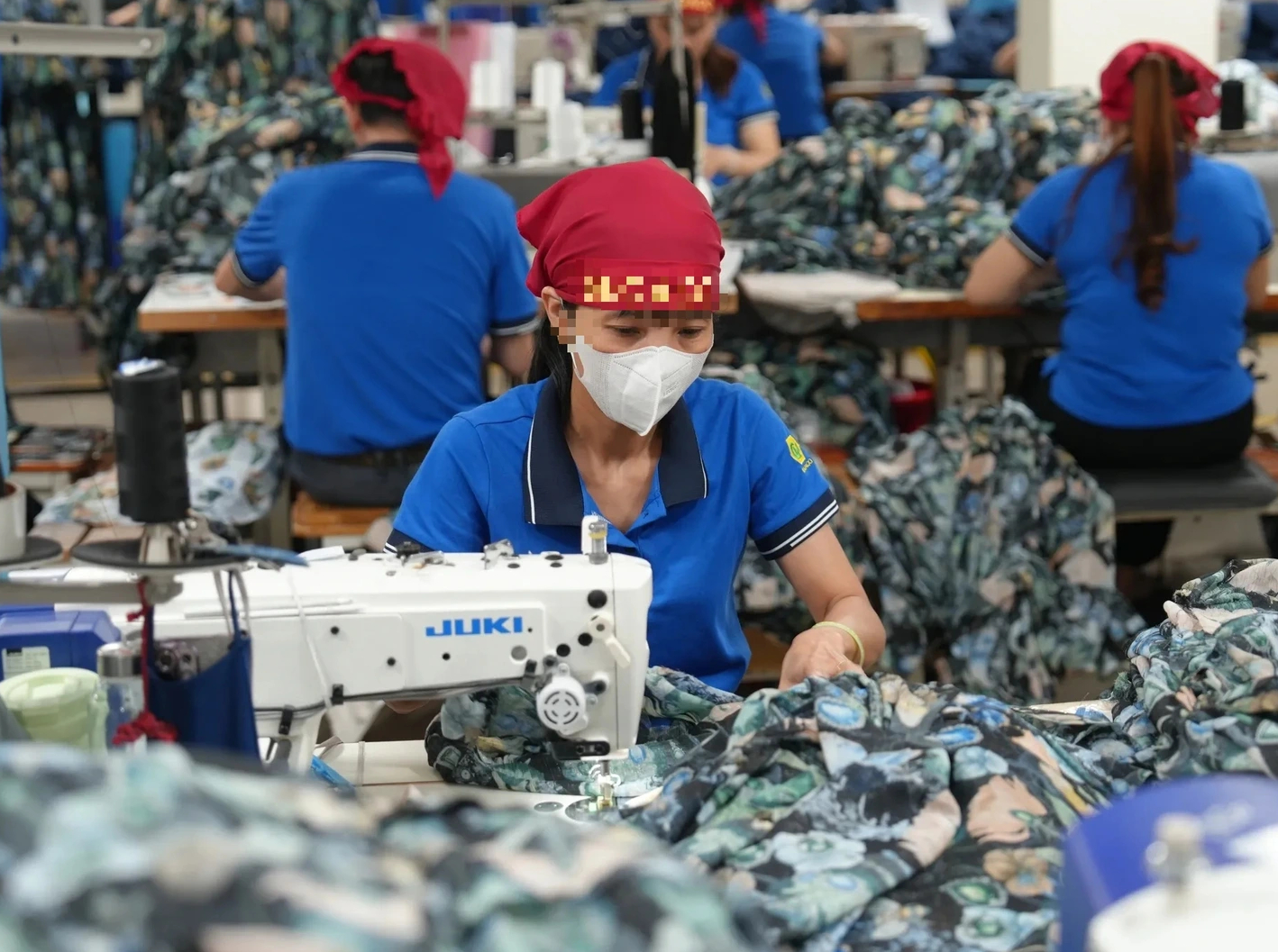 Lạm phát tăng 4,12%, nhập siêu gần 17 tỉ USD - Ảnh 2.