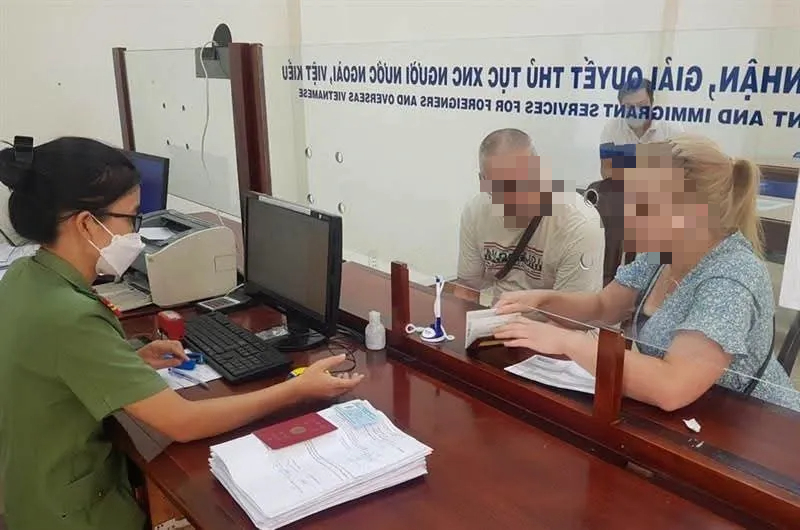 Chuyện chưa kể ph&iacute;a sau những cuộc bắt giữ tội phạm quốc tế ở Đ&agrave; Nẵng- Ảnh 1.