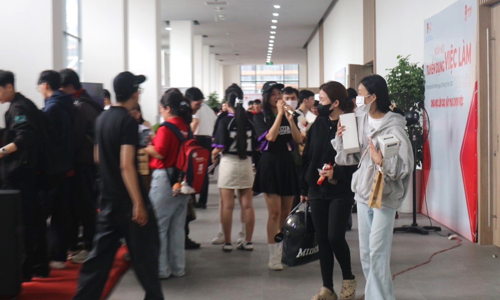 Nhiều việc l&agrave;m hấp dẫn đang chờ người lao động, c&oacute; nơi trả đến 40 triệu đồng/th&aacute;ng- Ảnh 1.