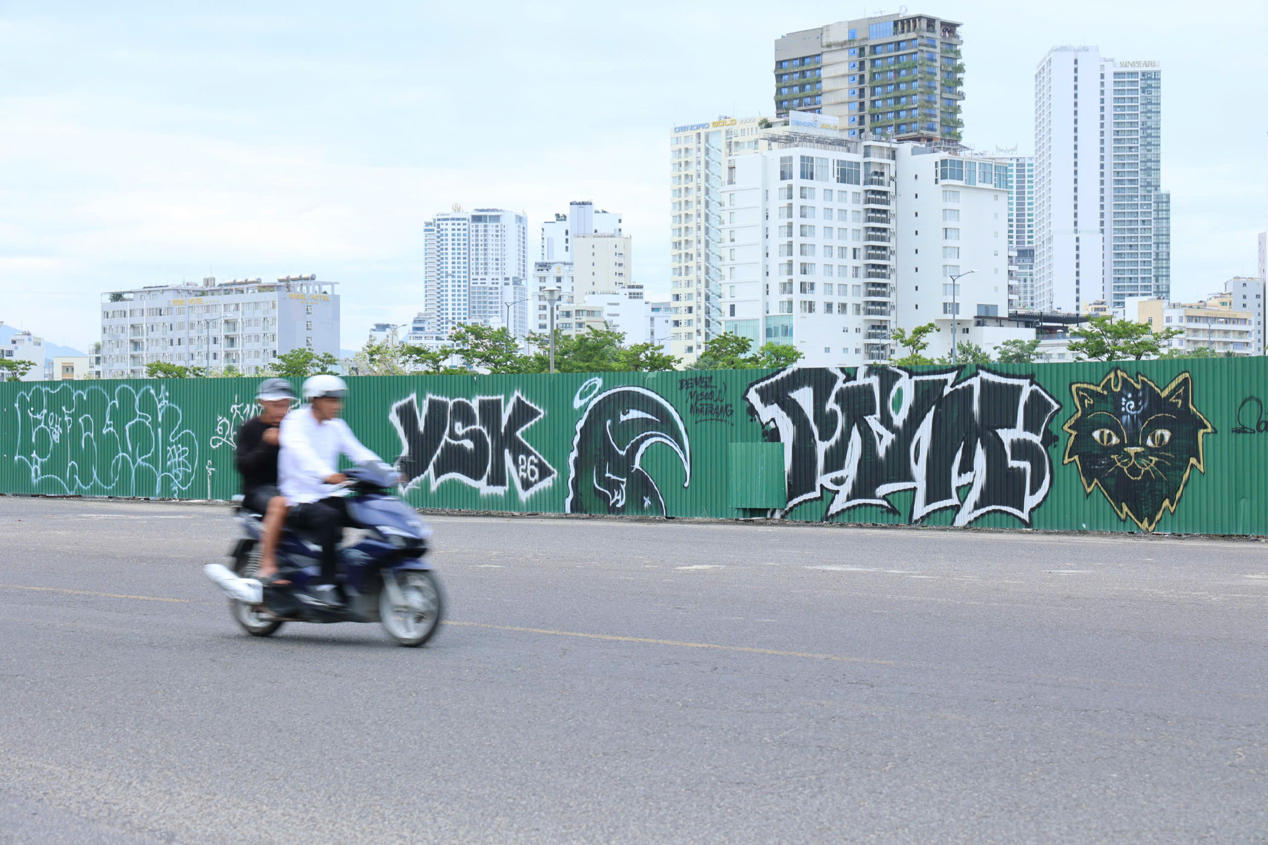 Hiện trạng đất ‘vàng’ sân bay Nha Trang cũ giữa lúc xét xử vụ án Hậu 'pháo' - Ảnh 8.