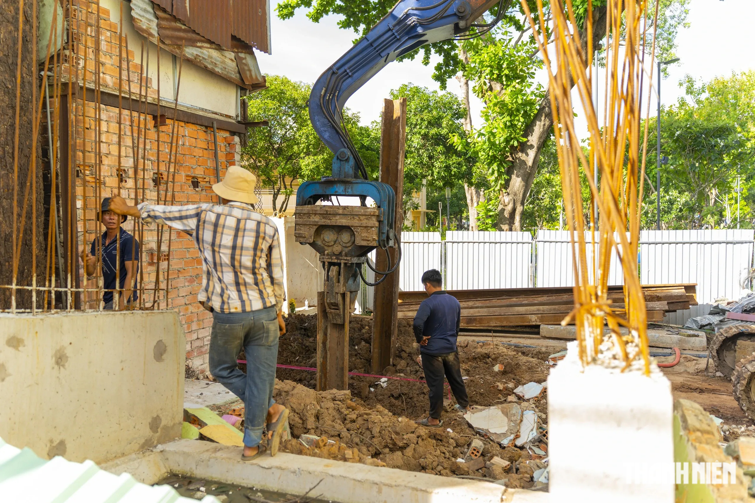 TP.HCM: Vì sao mở rộng đường Trần Bình Trọng phải rào chắn giao lộ Lý Thái Tổ?- Ảnh 2.
