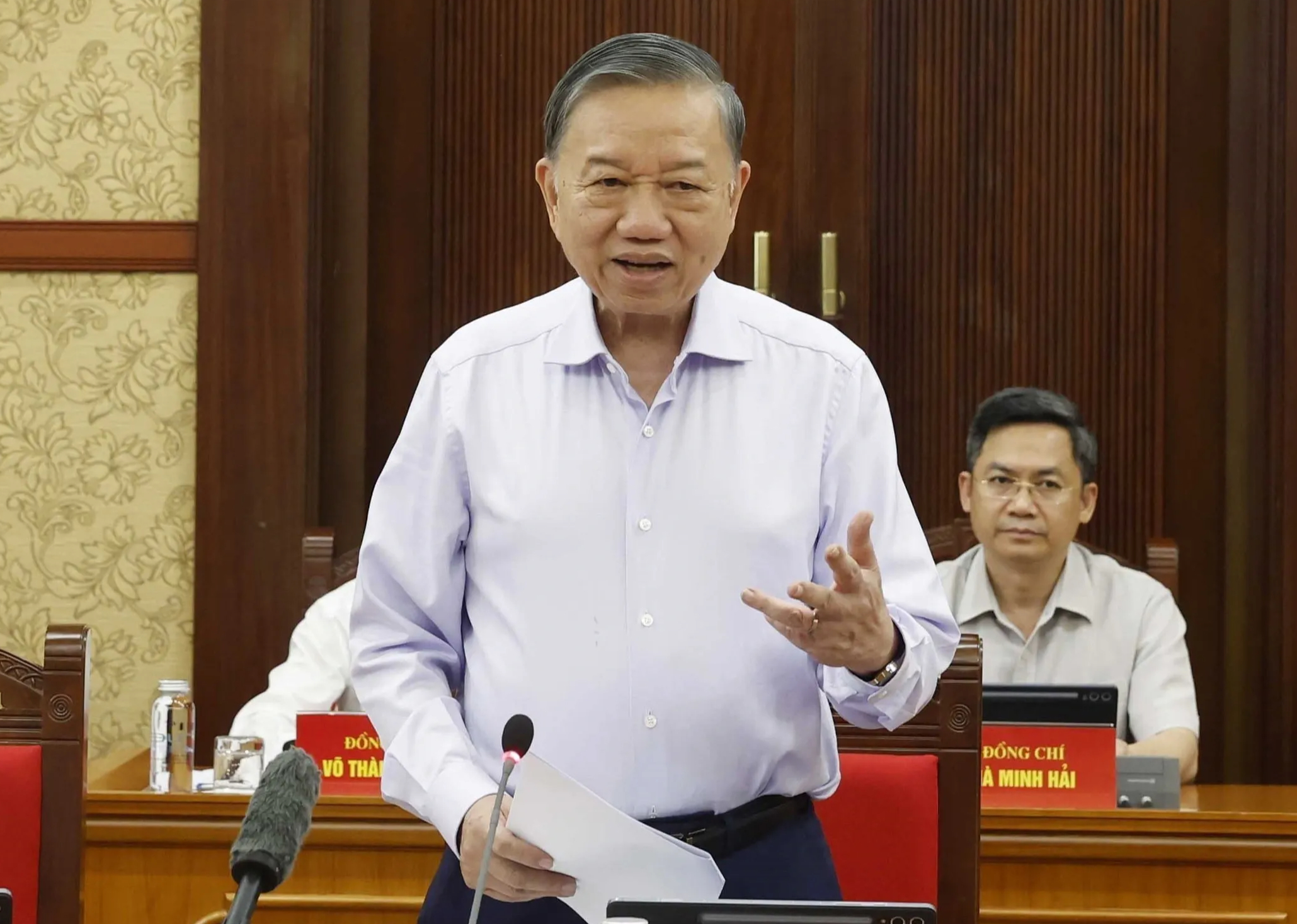 Không để nghị quyết dừng lại ở khẩu hiệu hay phong trào thi đua- Ảnh 1.