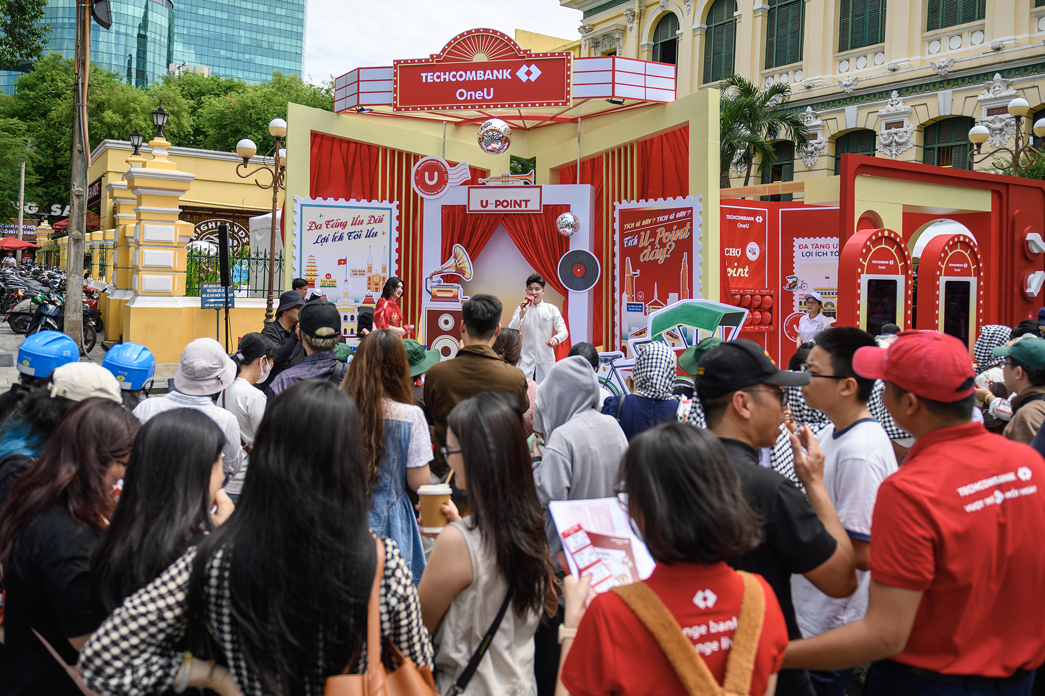 Một ngày trải nghiệm Techcombank OneU tại Bưu điện TP.HCM - Ảnh 1.
