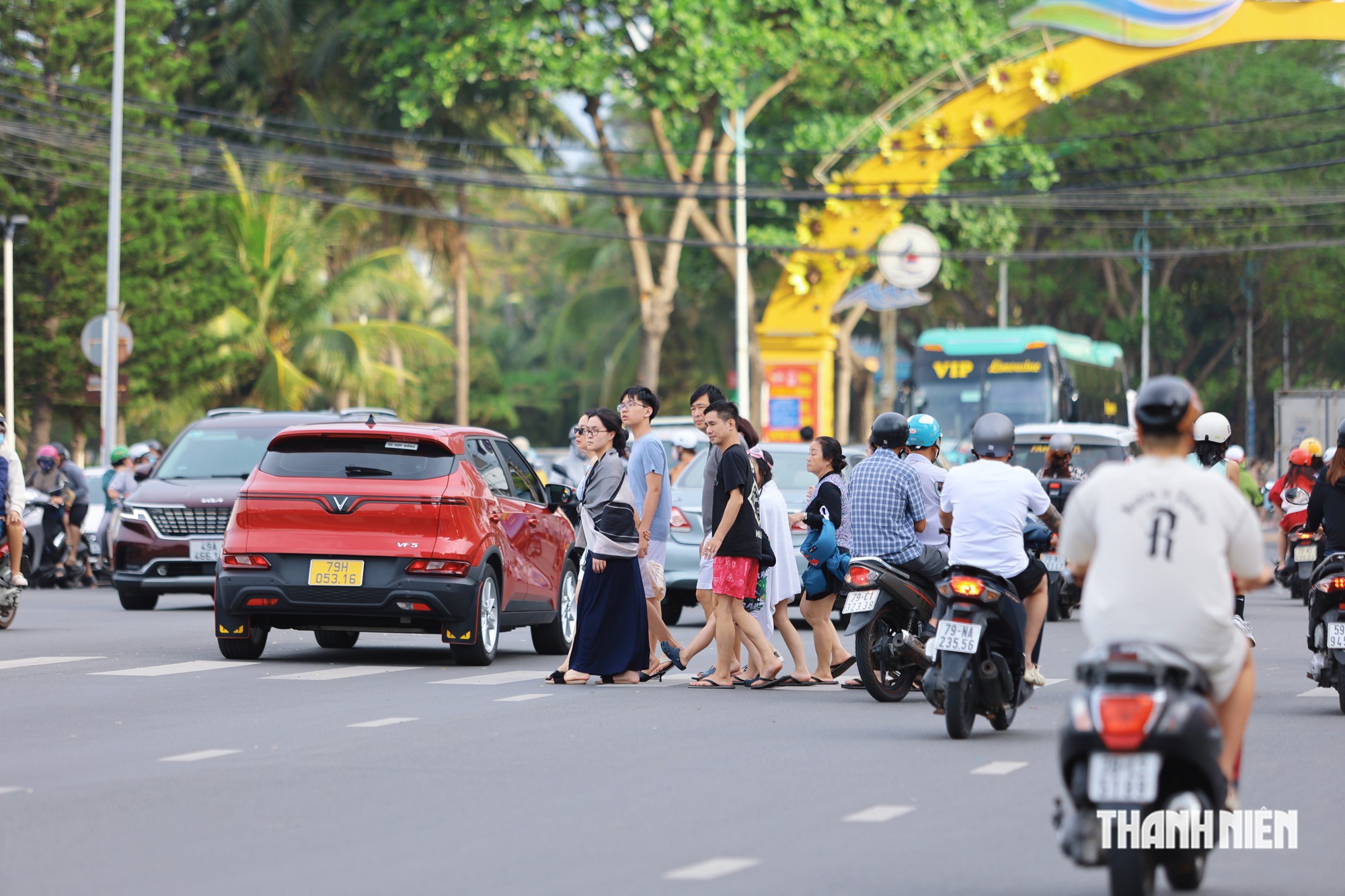 Nghiên cứu xây cầu đi bộ băng qua đường biển Trần Phú ở Nha Trang- Ảnh 2.