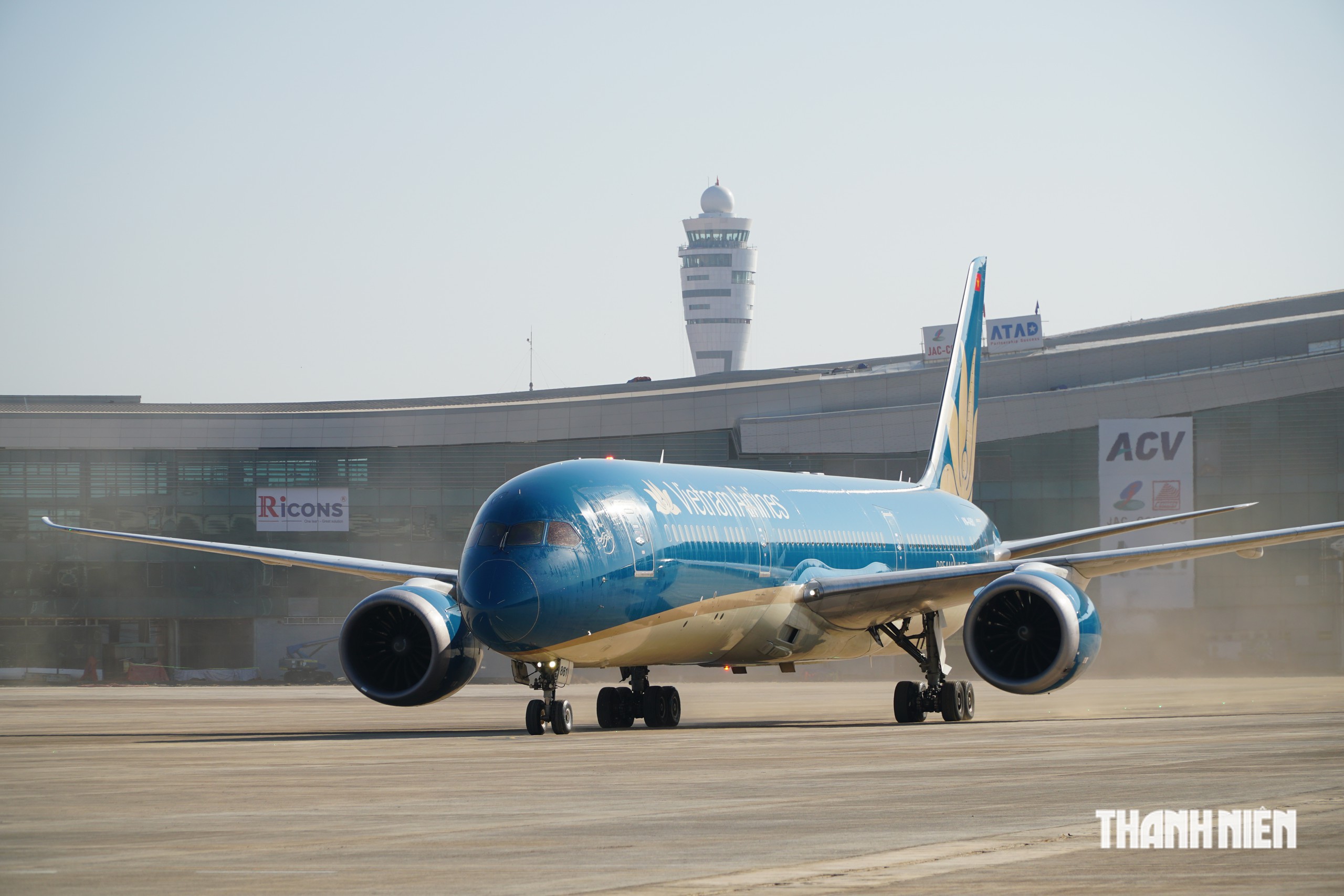 Sân bay Long Thành tuyển nhân viên phục vụ phòng VIP- Ảnh 2.