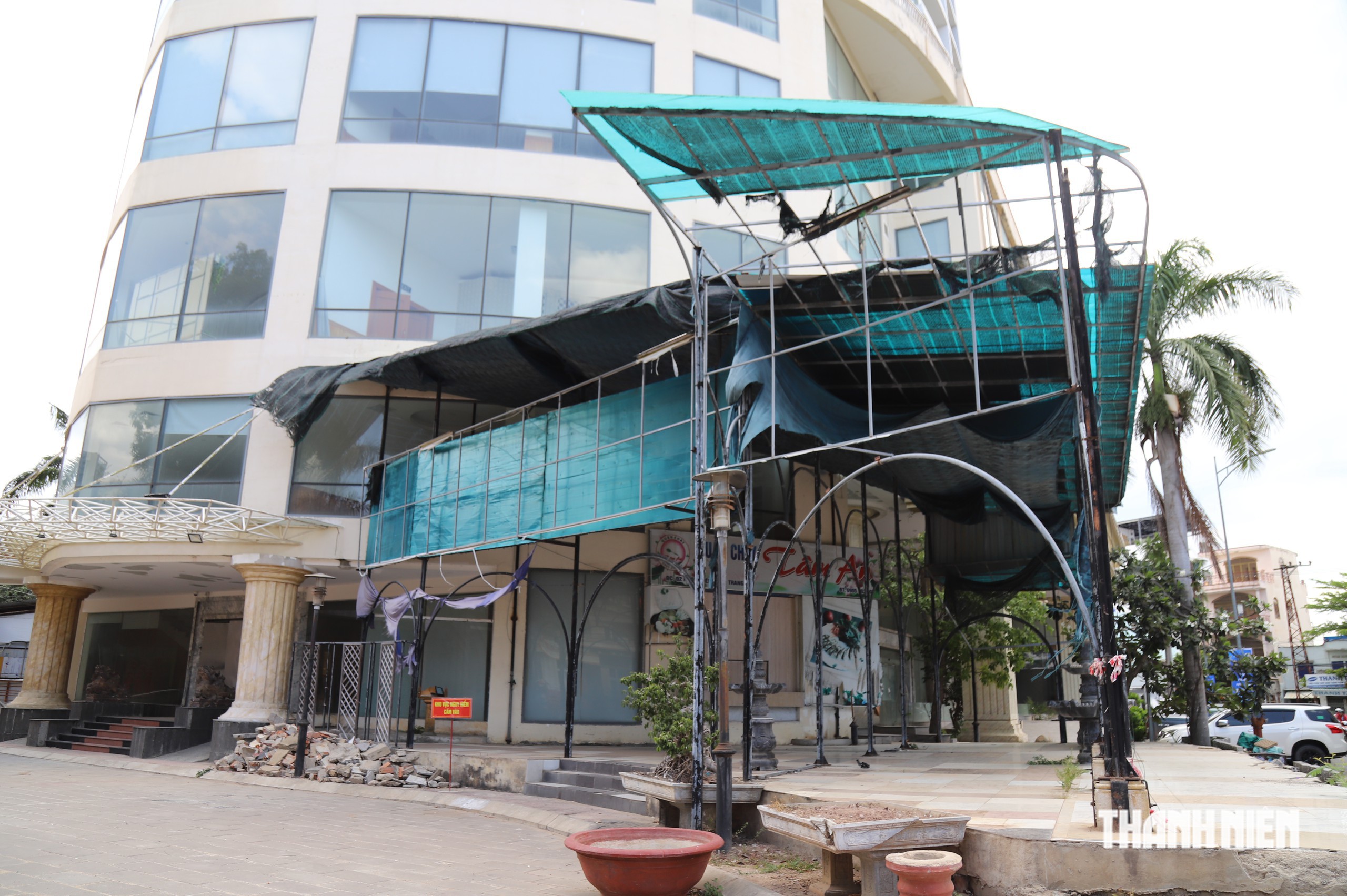 Khách sạn 4 sao 'bỏ hoang' giữa trung tâm du lịch Nha Trang- Ảnh 3.