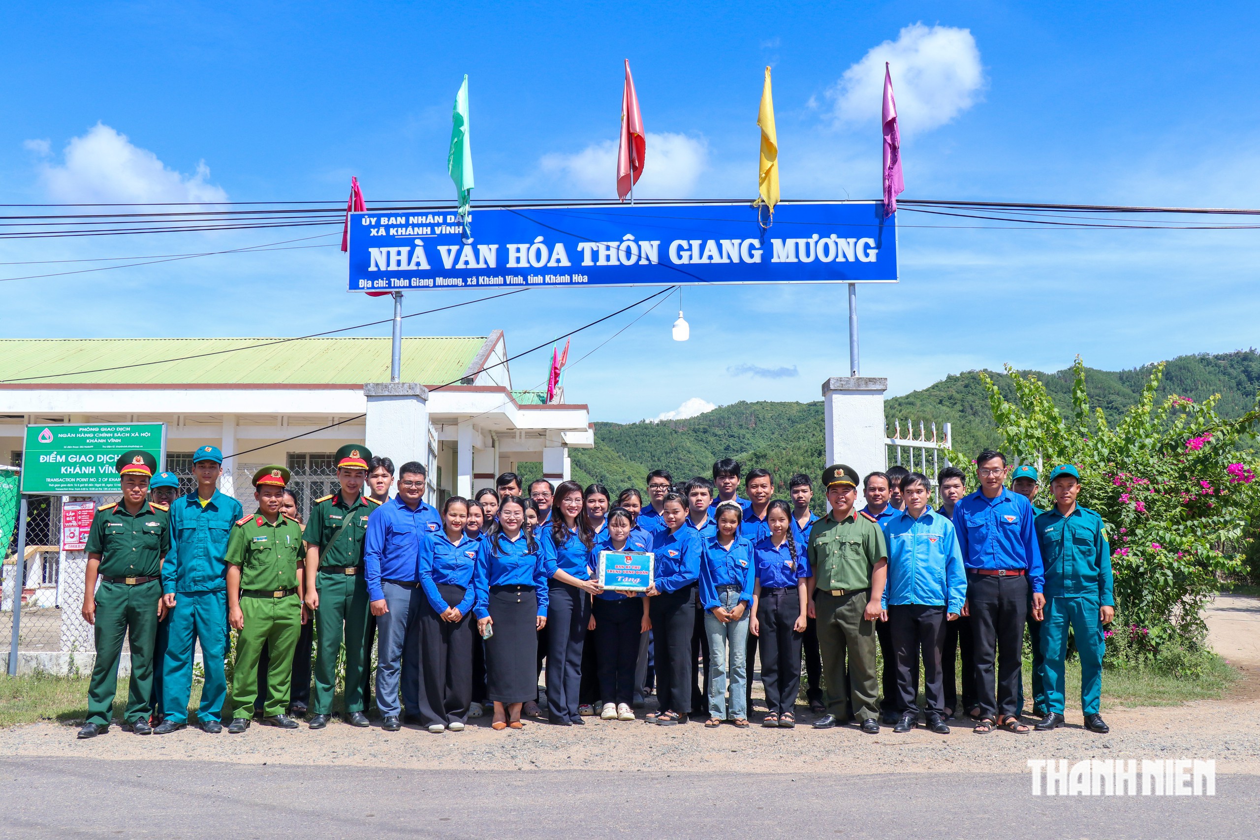 Thanh ni&ecirc;n t&igrave;nh nguyện h&egrave; thực hiện nhiều c&ocirc;ng tr&igrave;nh, phần việc &yacute; nghĩa - Ảnh 1.
