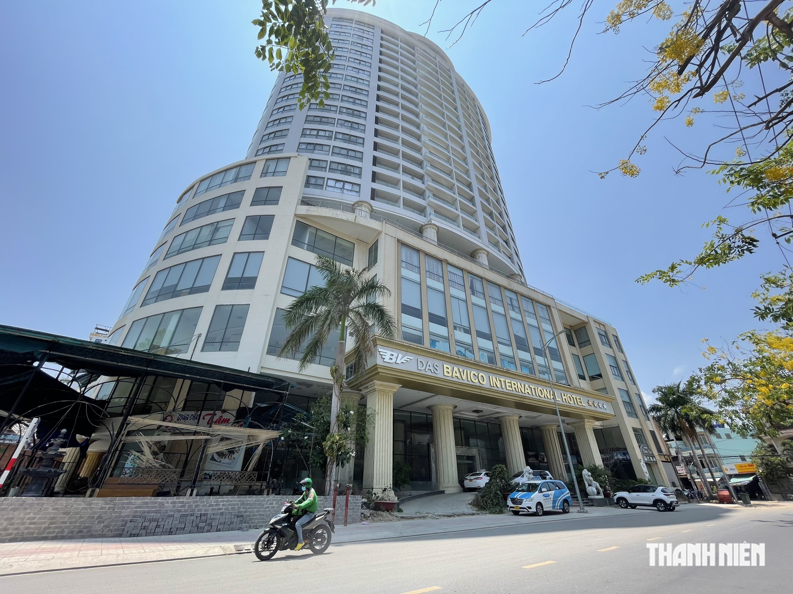 Khách sạn 4 sao 'bỏ hoang' giữa trung tâm du lịch Nha Trang- Ảnh 1.