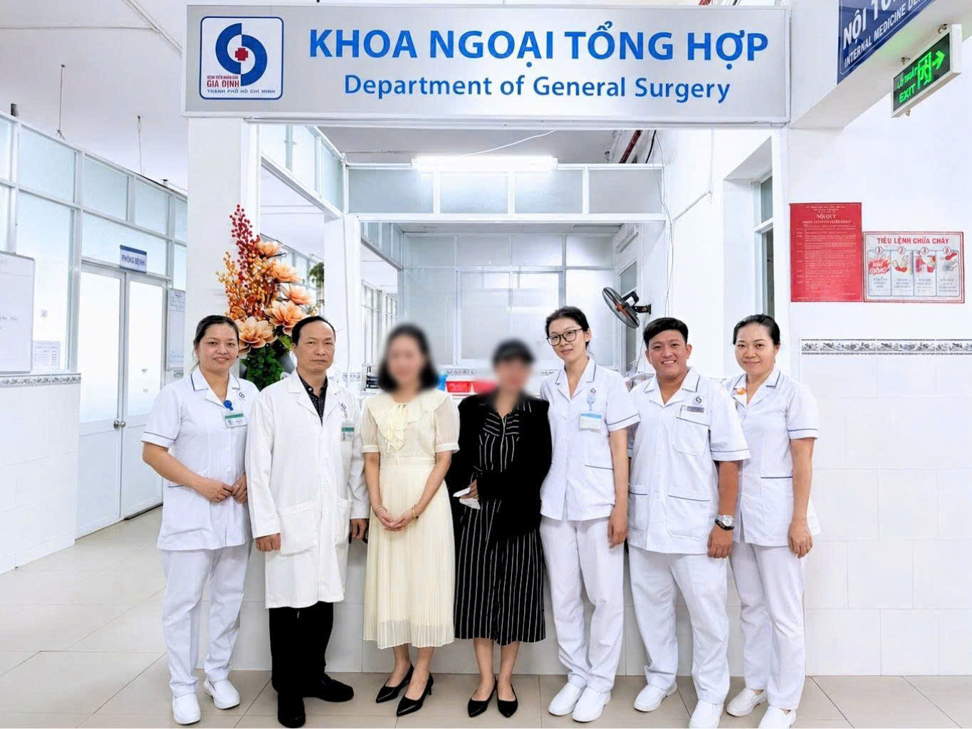 Chủ quan với vết bầm trên đùi vì xe máy đè, người phụ nữ suýt mất mạng- Ảnh 1.