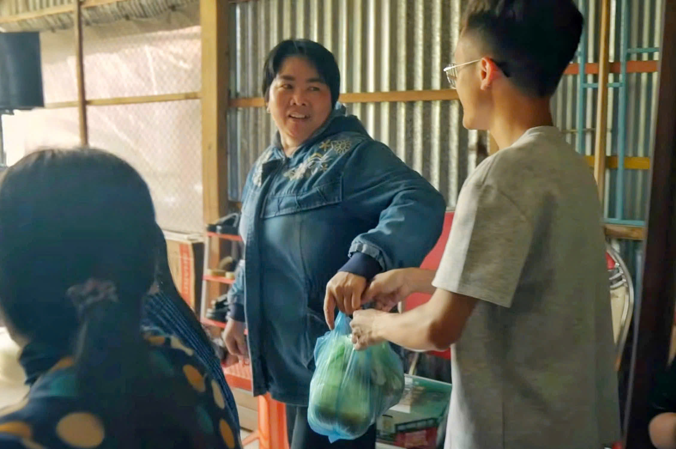 Đ&aacute;m giỗ miền T&acirc;y: Ăn giỗ lấy phần mang về, tục xưa rất đẹp c&ograve;n lưu giữ - Ảnh 7.