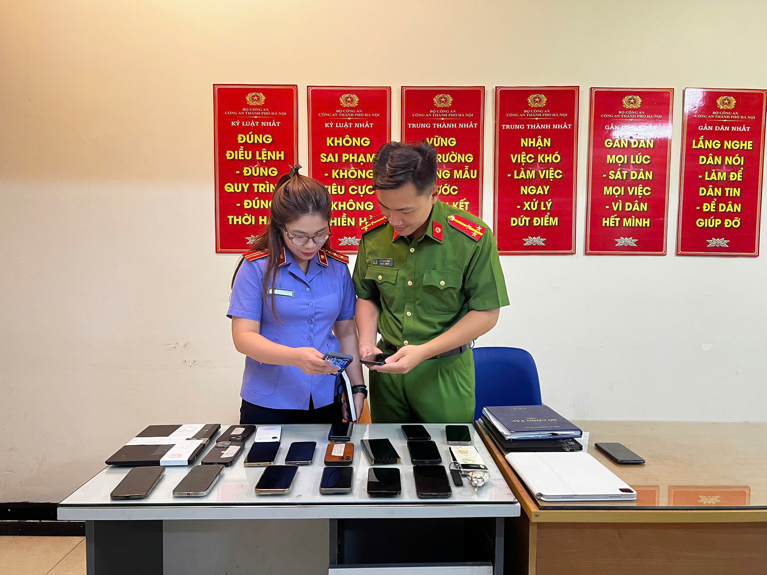 Bắt 7 người 'lùa gà' qua đồng tiền số LIBFX- Ảnh 2.