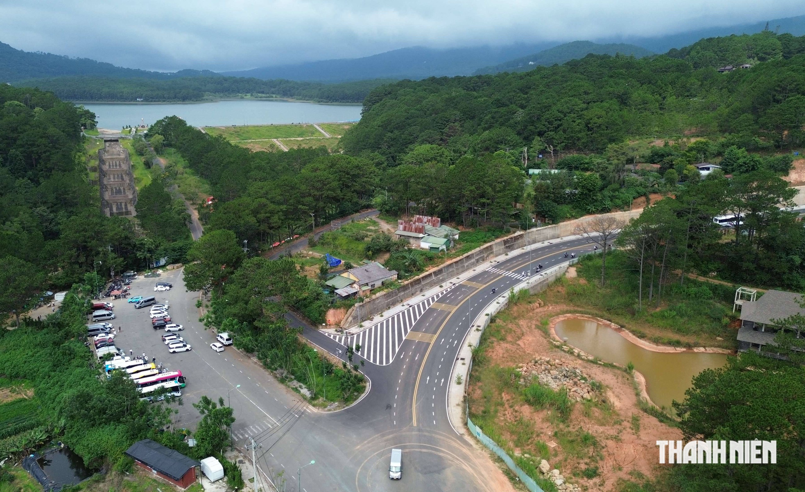 Đường vành đai Đà Lạt đẹp như dải lụa- Ảnh 1.