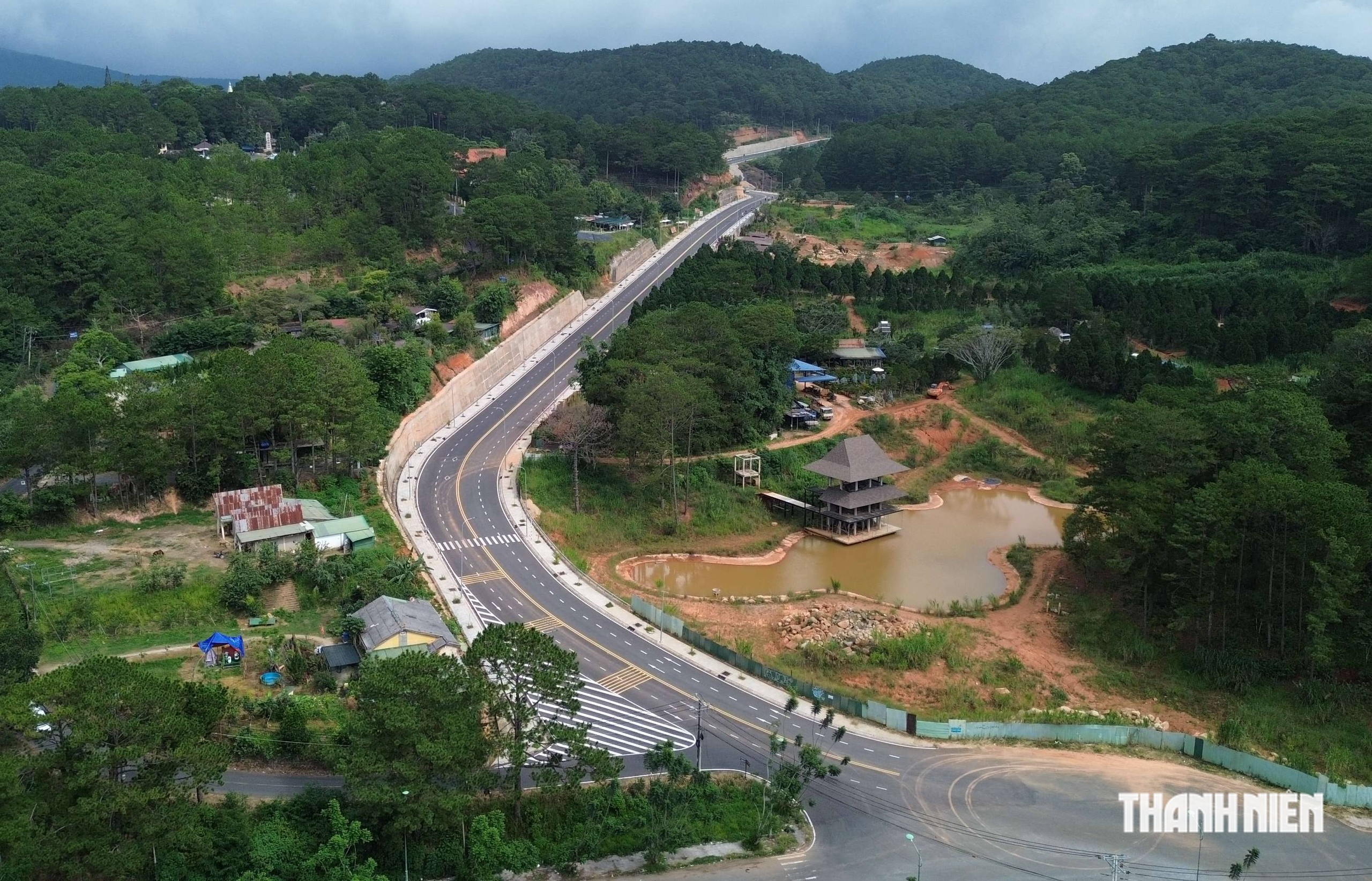 Đường vành đai Đà Lạt đẹp như dải lụa- Ảnh 2.