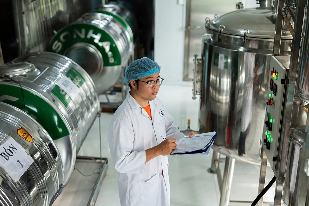 Người 'lên đời' cây dừa nước Việt Nam- Ảnh 1.