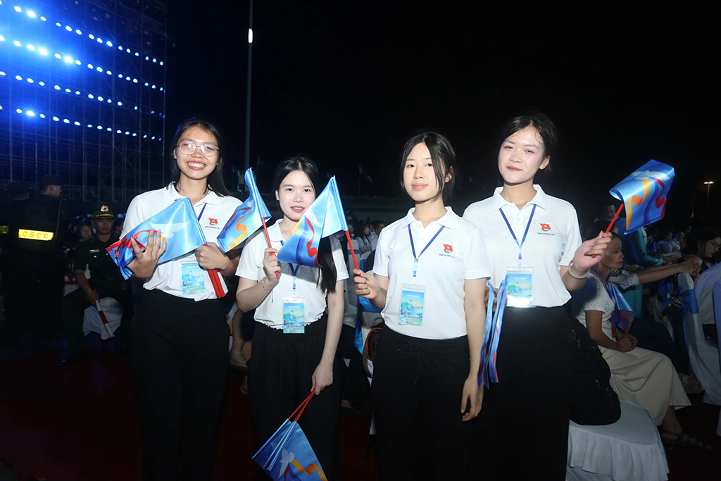 Chuông hòa bình ngân vang trên bầu trời Quảng Trị- Ảnh 5.