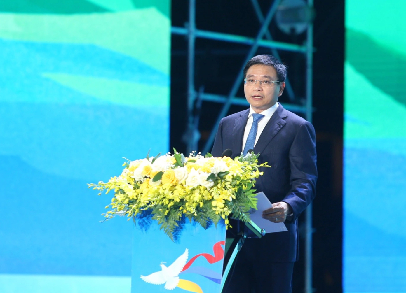 Quảng Trị rực sáng trong đêm khai mạc Lễ hội Vì hòa bình 2026- Ảnh 6.