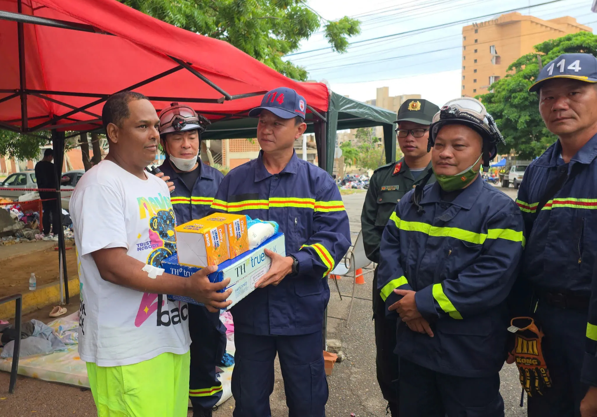 Thảm họa động đất ở Venezuela: Đoàn cứu hộ Việt Nam tìm thấy 45 thi thể- Ảnh 2.