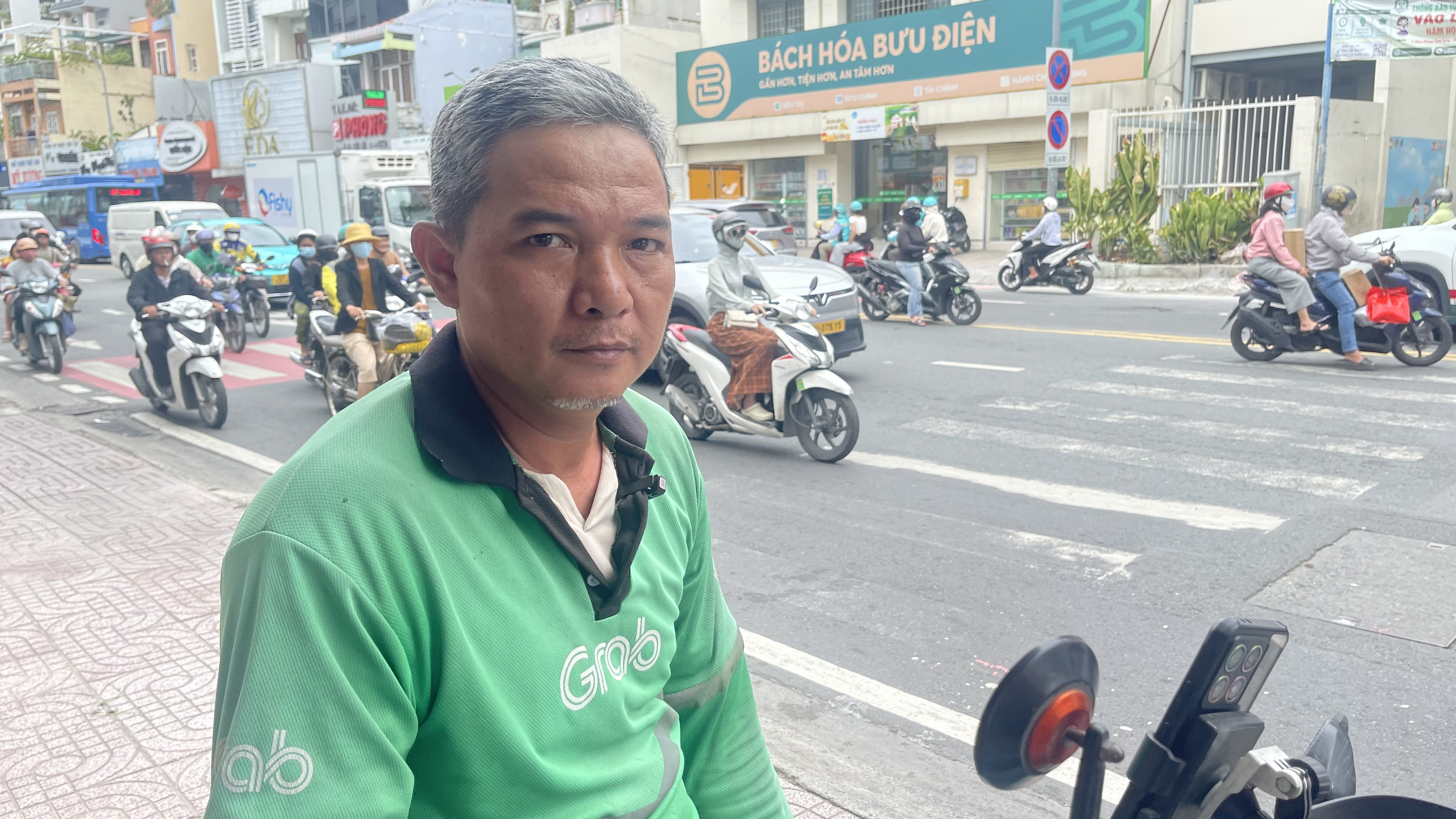 T&agrave;i xế c&ocirc;ng nghệ trước đề xuất BHXH bắt buộc: Quyền lợi hay &aacute;p lực mới? - Ảnh 2.