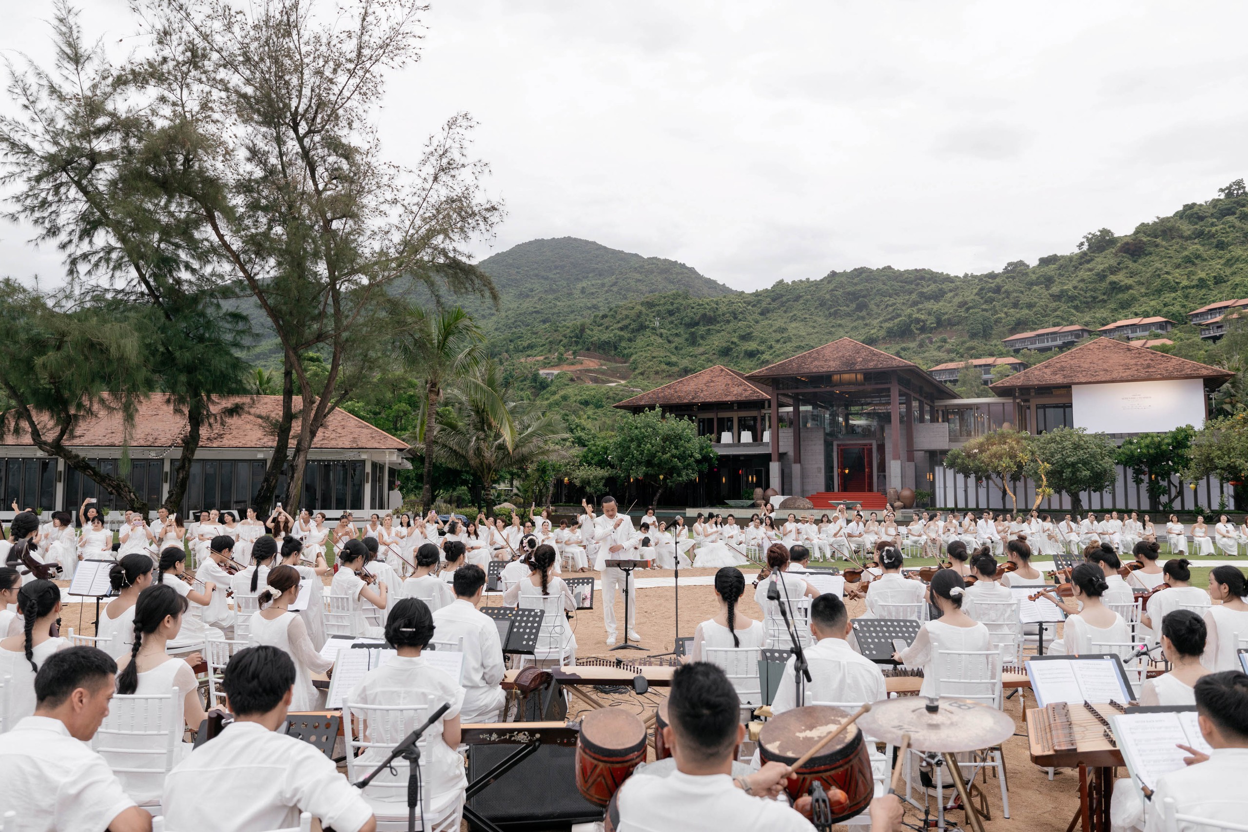 'M&ugrave;a h&egrave; đẹp nhất' giữa thi&ecirc;n nhi&ecirc;n biển Lăng C&ocirc;- Ảnh 2.