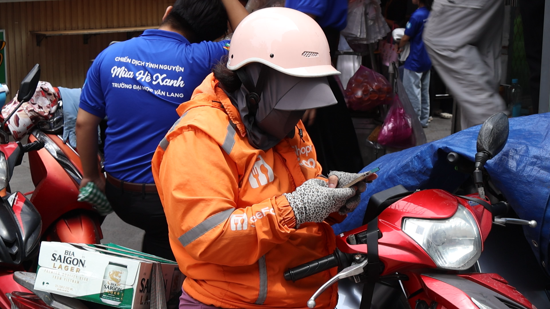T&agrave;i xế c&ocirc;ng nghệ trước đề xuất BHXH bắt buộc: Quyền lợi hay &aacute;p lực mới? - Ảnh 1.