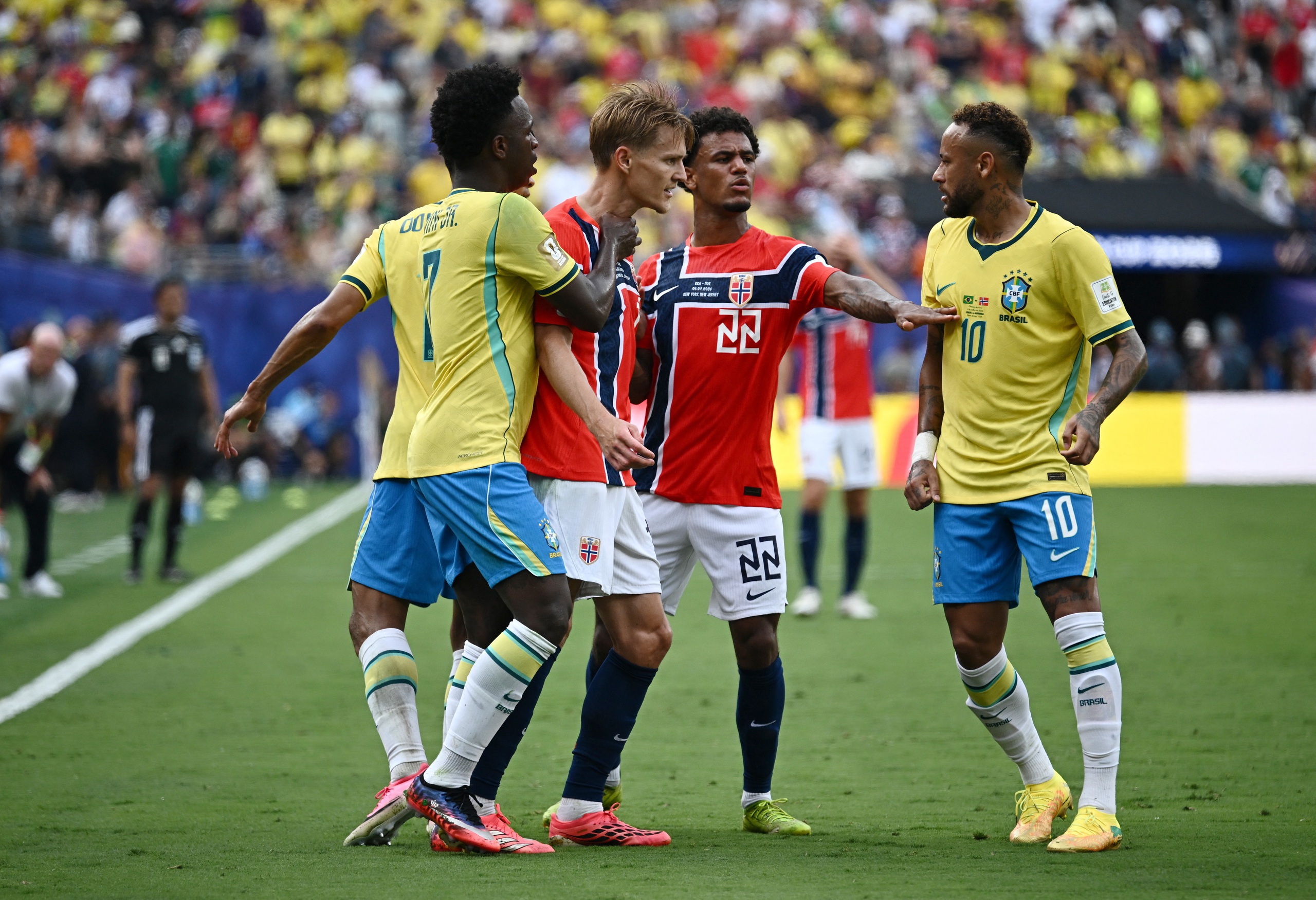 Neymar khóc nức nở khi Brazil thua và những giây phút không giữ được 'cái đầu lạnh'- Ảnh 3.