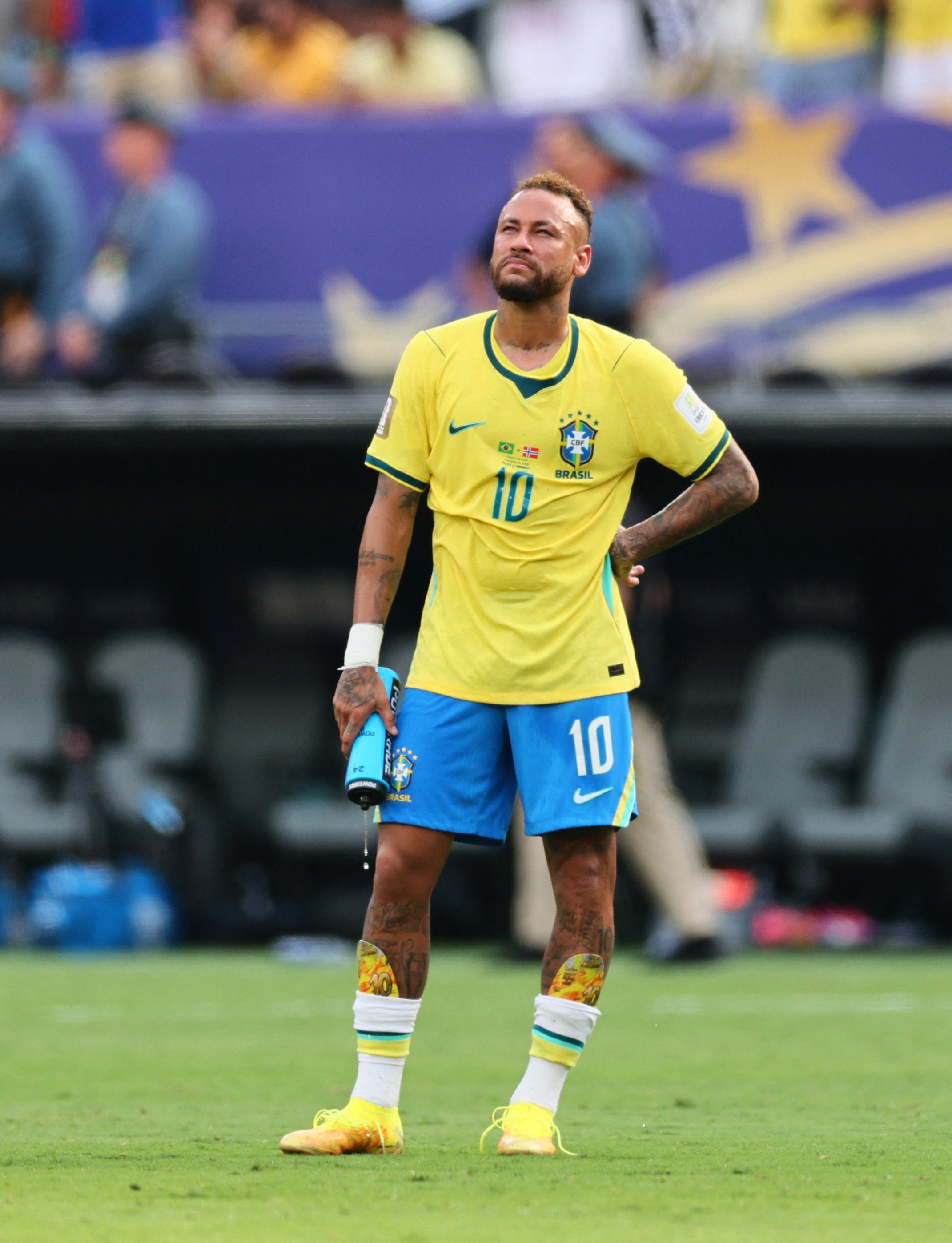 Neymar khóc nức nở khi Brazil thua và những giây phút không giữ được 'cái đầu lạnh'- Ảnh 7.