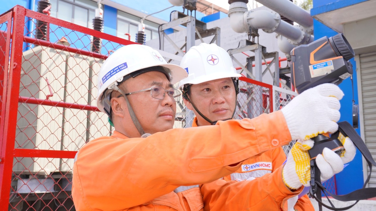 Ảnh dự thi: Làm chủ công nghệ, không ngừng đổi mới sáng tạo của những người trẻ - Ảnh 2.